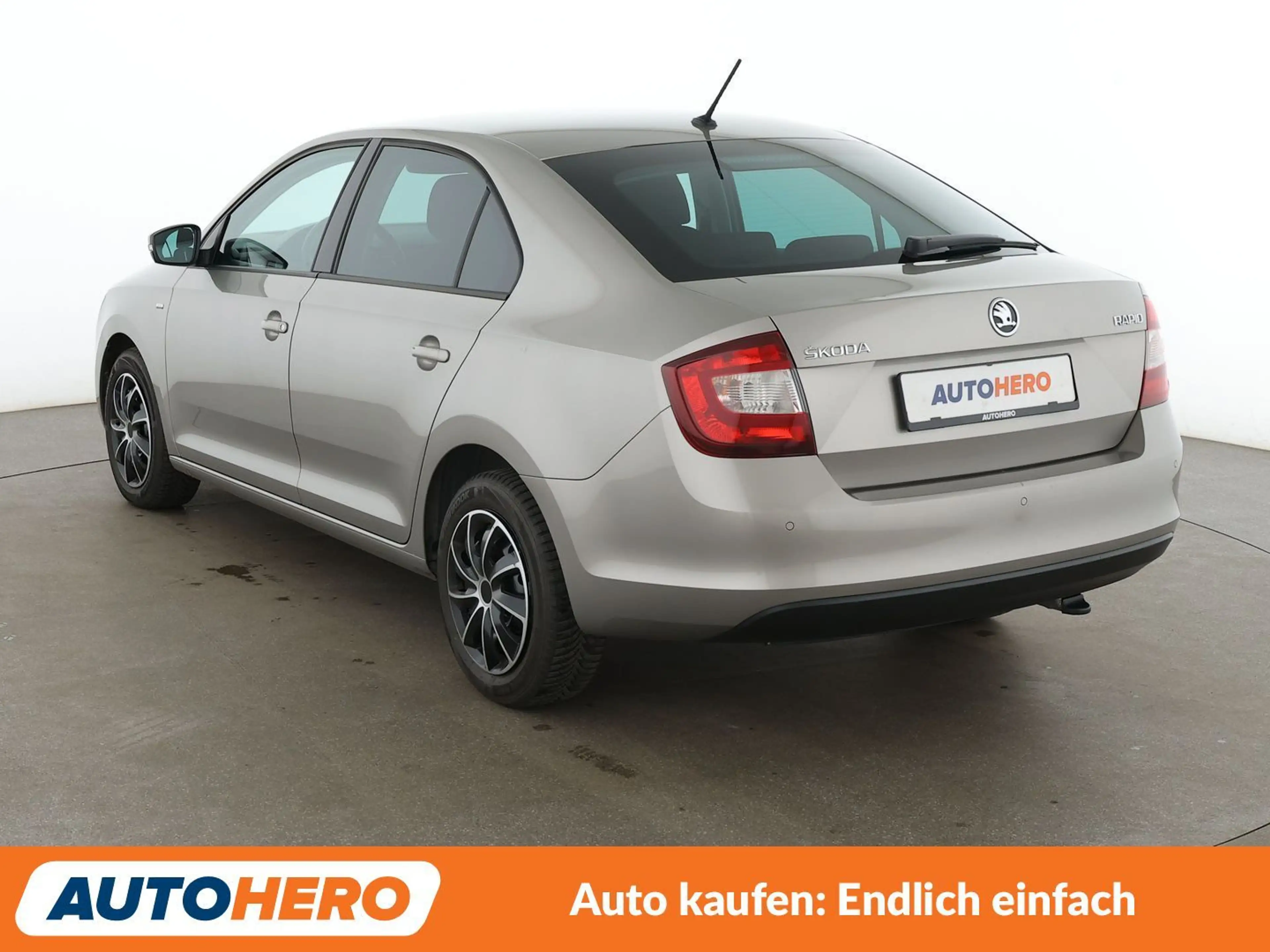 Skoda Rapid/Spaceback 1.0 TSI Drive Aut.*NAV*TEMPO*PDC*SHZ*KLIMA* — photo 4