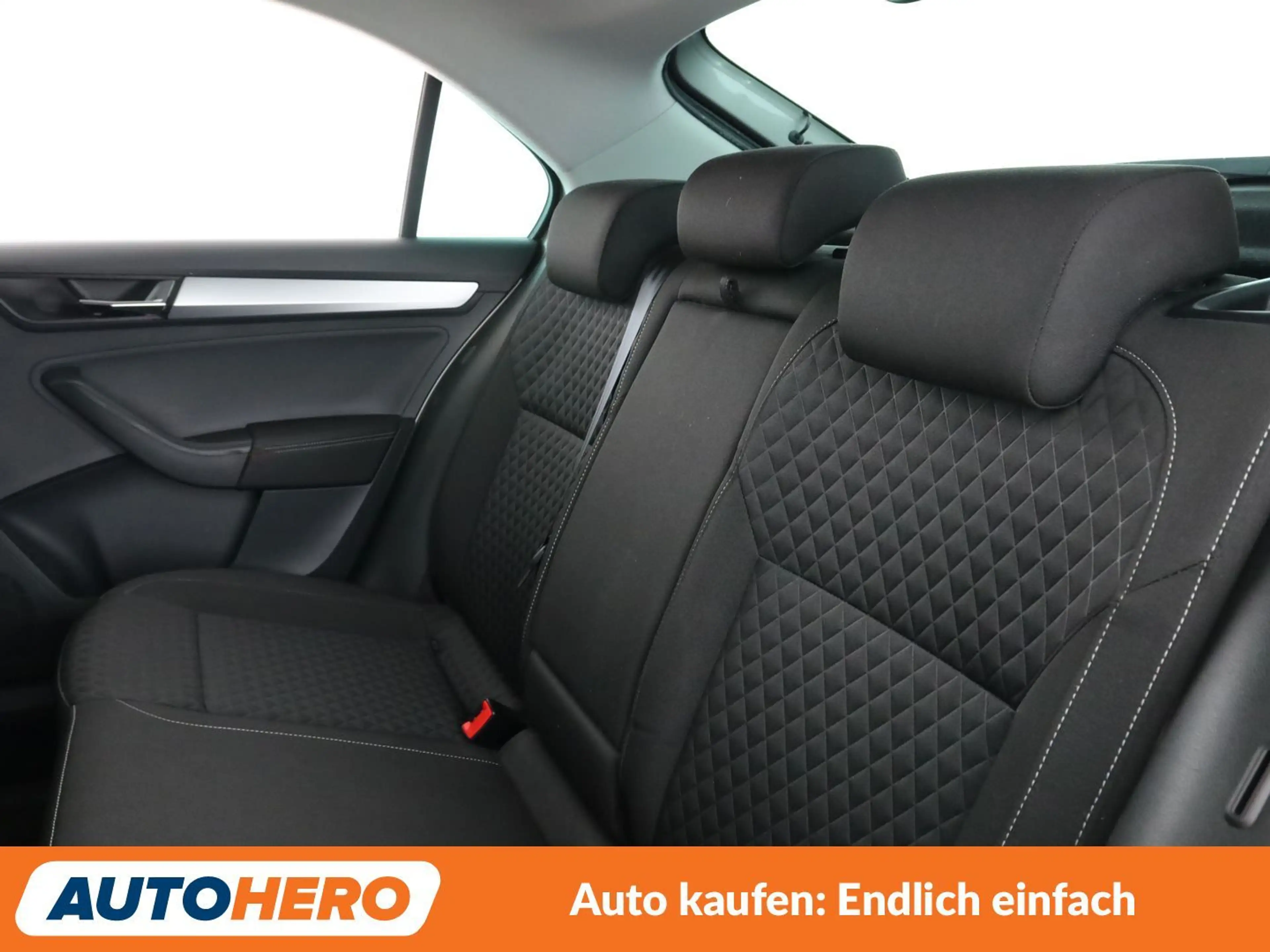 Skoda Rapid/Spaceback 1.0 TSI Drive Aut.*NAV*TEMPO*PDC*SHZ*KLIMA* — photo 14