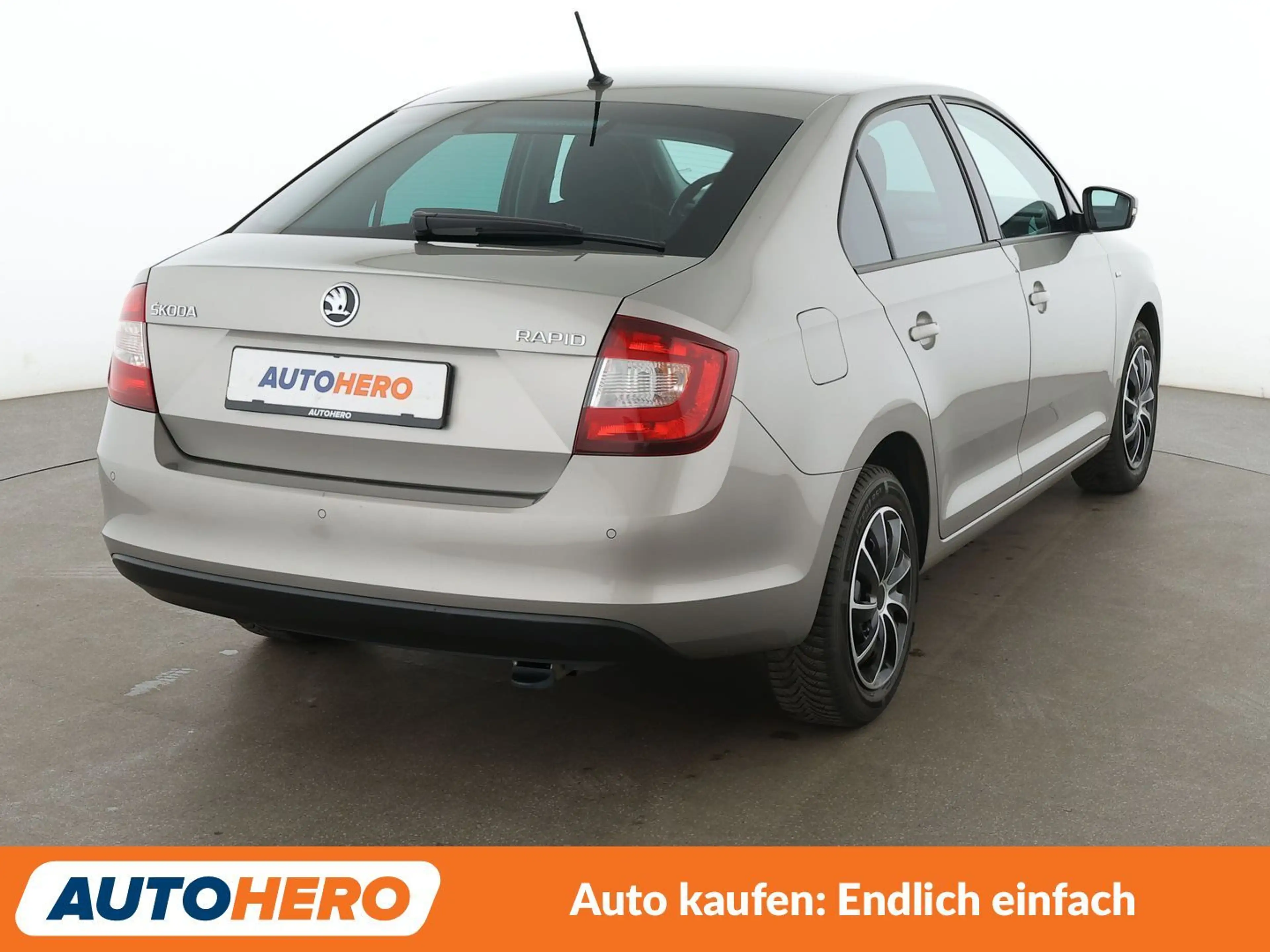 Skoda Rapid/Spaceback 1.0 TSI Drive Aut.*NAV*TEMPO*PDC*SHZ*KLIMA* — photo 6