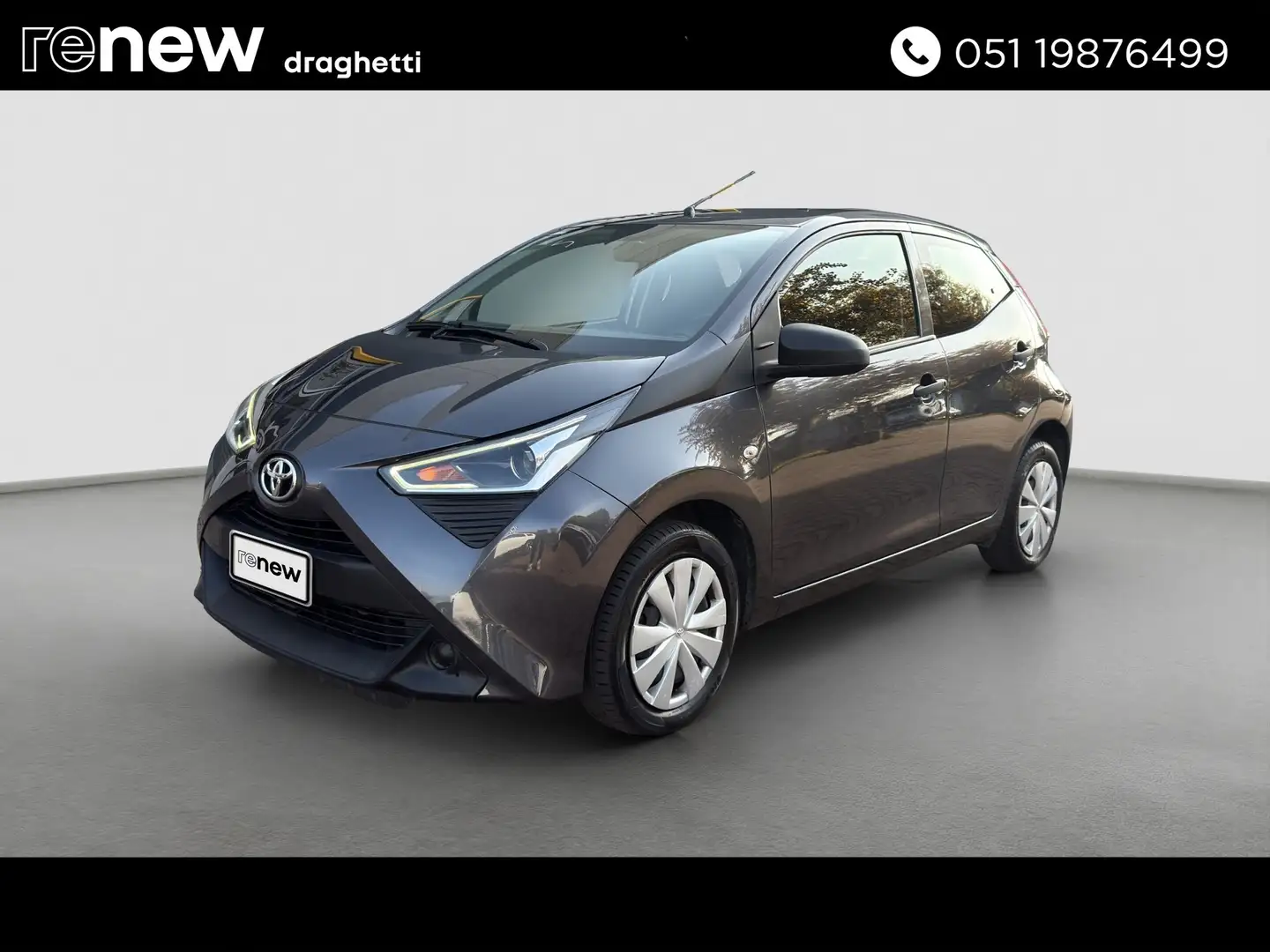 Toyota Aygo 5p 1.0 x-business 72cv Grigio - 1