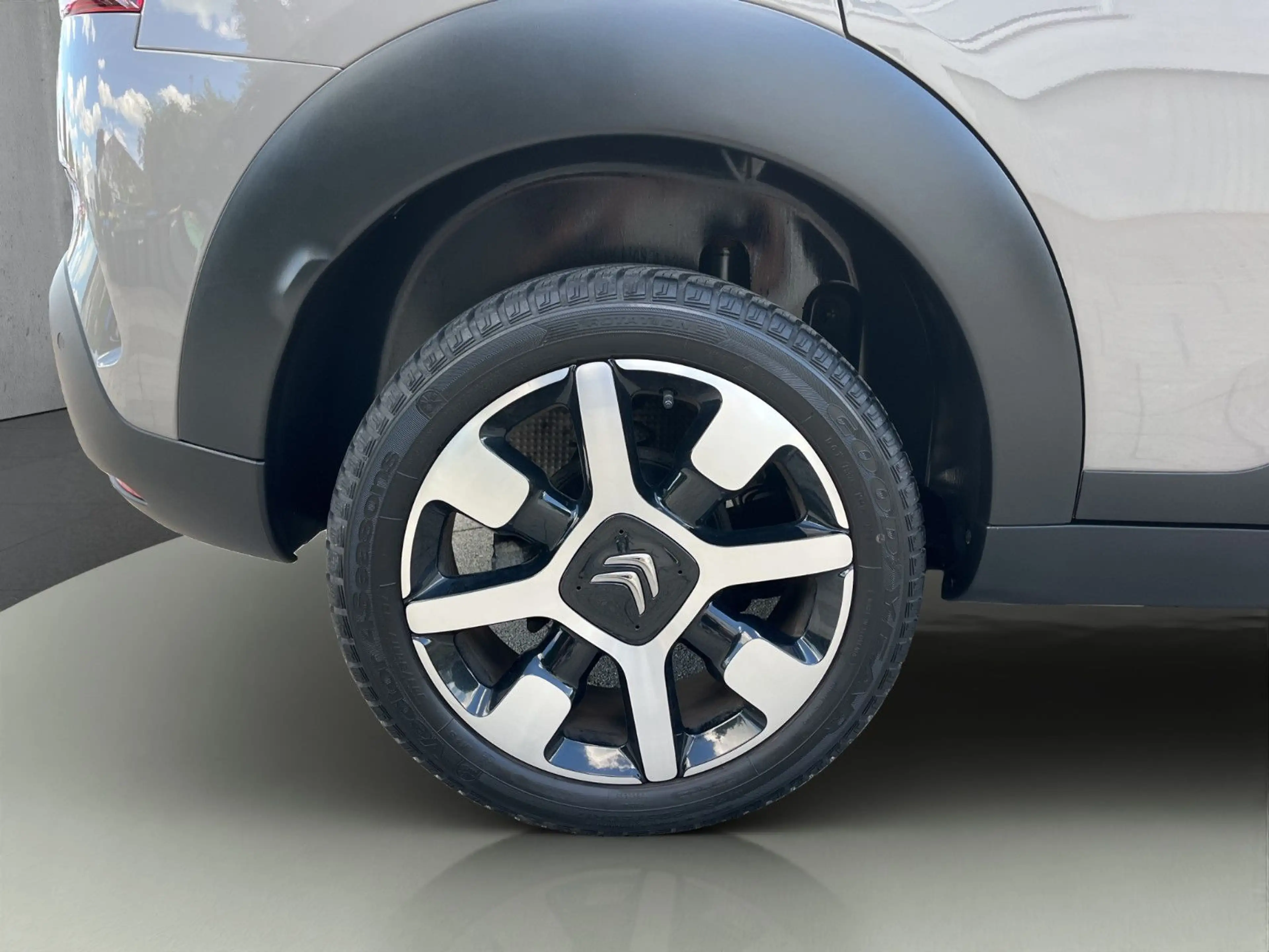 Citroen C4 Cactus Shine KAMERA/APP/NAVI/KLIMAA/DAB+ — photo 10