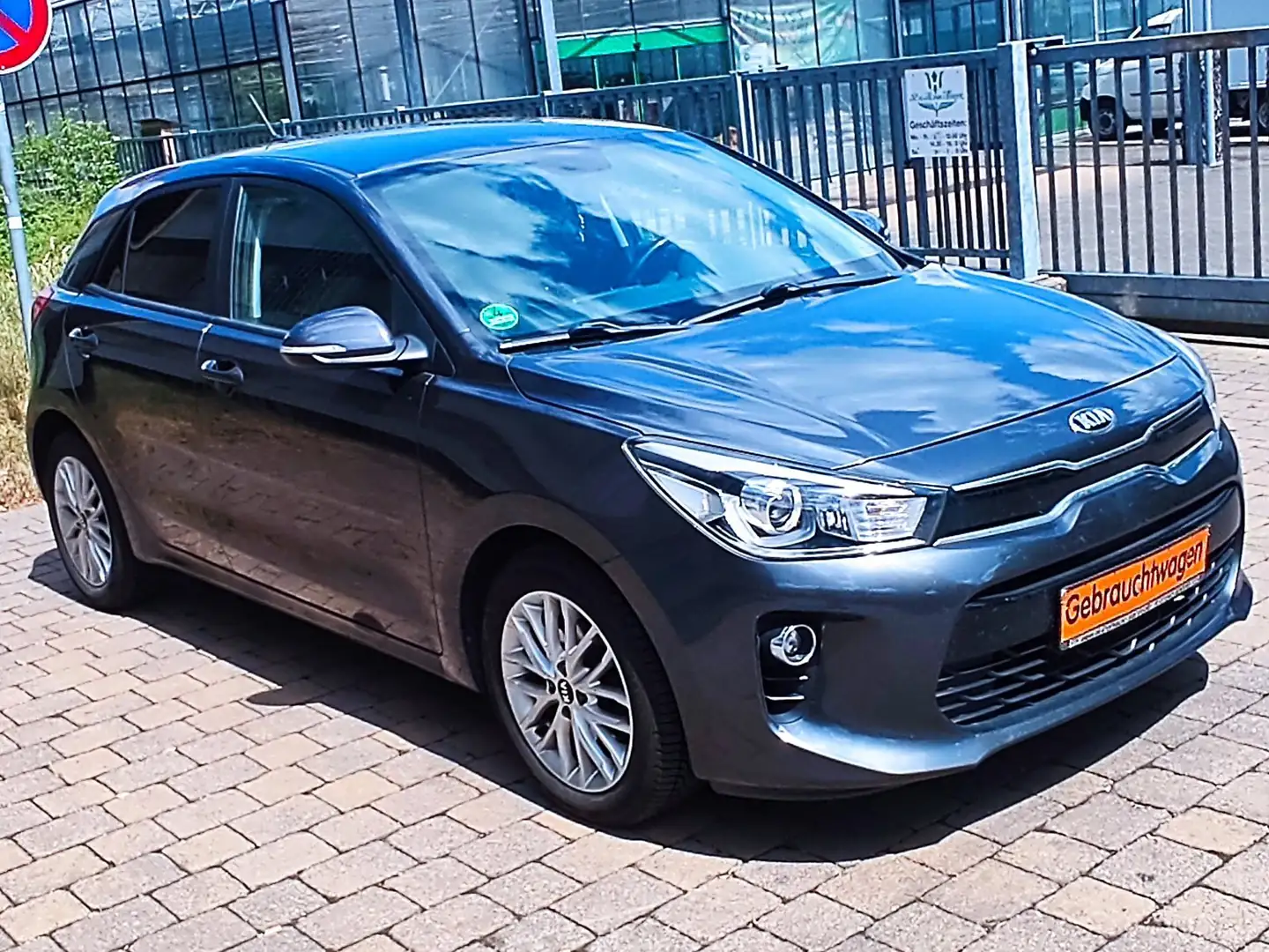 Kia Rio 22017er Kia Rio Dream Team 1.0 Benziner EURO 66 Grau - 2