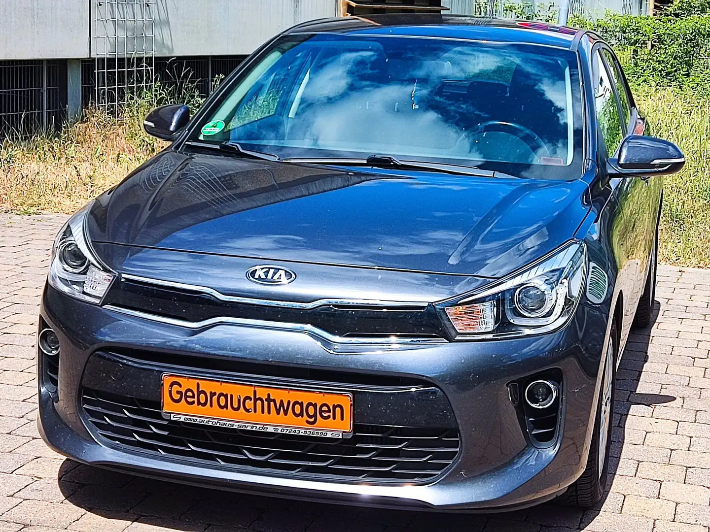 Kia Rio 22017er Kia Rio Dream Team 1.0 Benziner EURO 66 Grau - 1