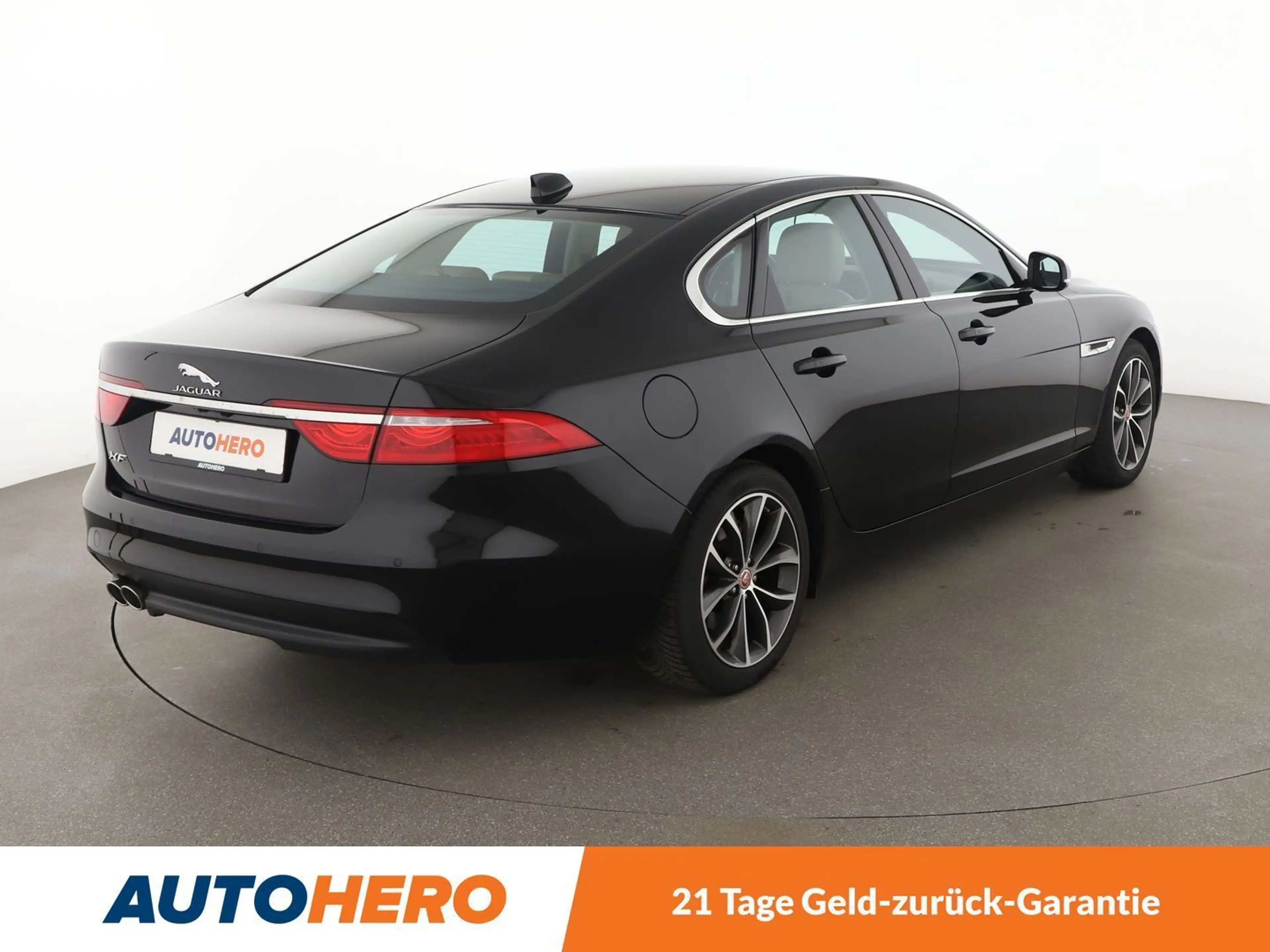 Jaguar XF 20d Prestige Aut.*XENON*CAM*TEMPO*AHK*SHZ*KLIMA* — photo 6