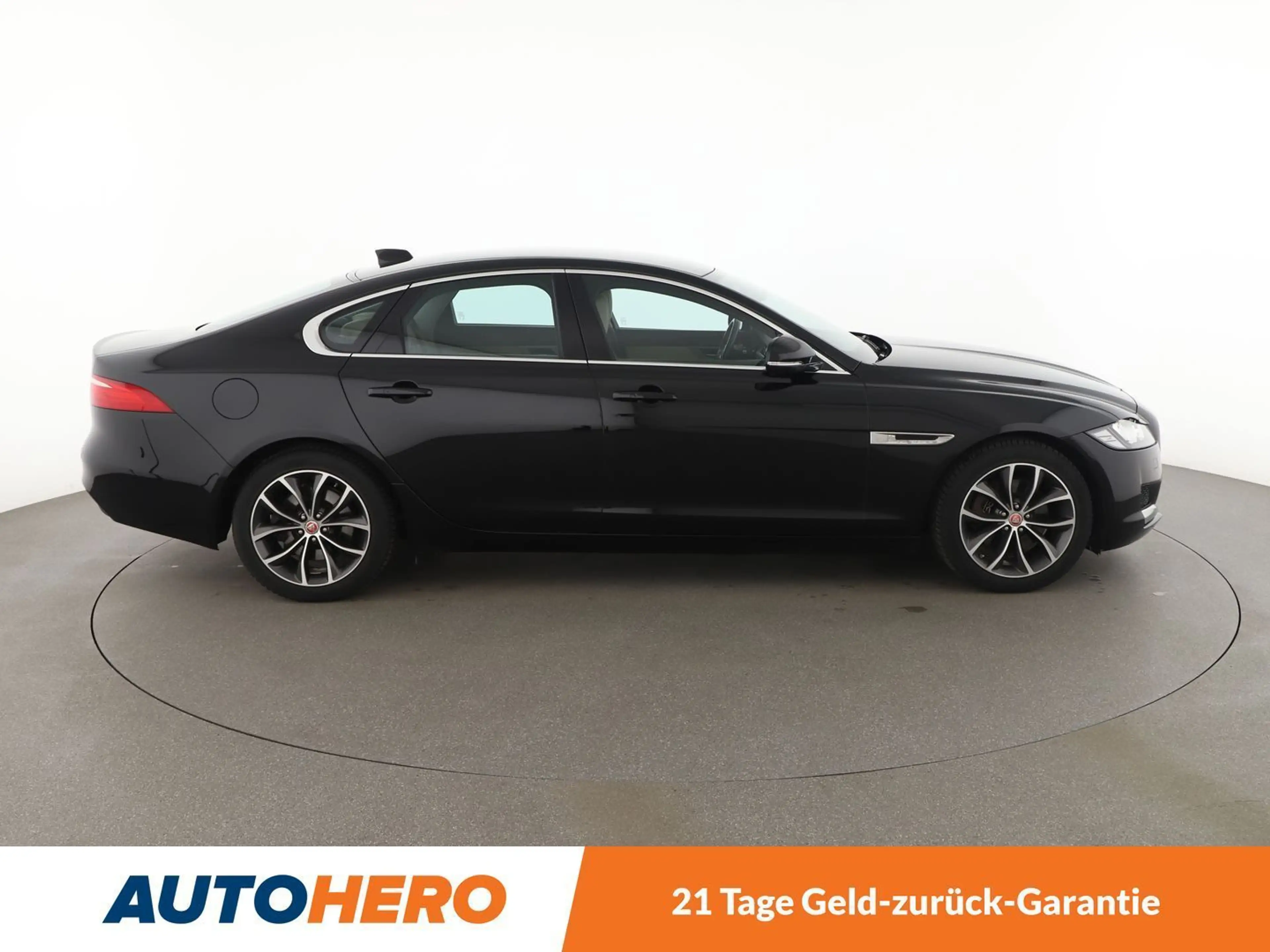 Jaguar XF 20d Prestige Aut.*XENON*CAM*TEMPO*AHK*SHZ*KLIMA* — photo 7
