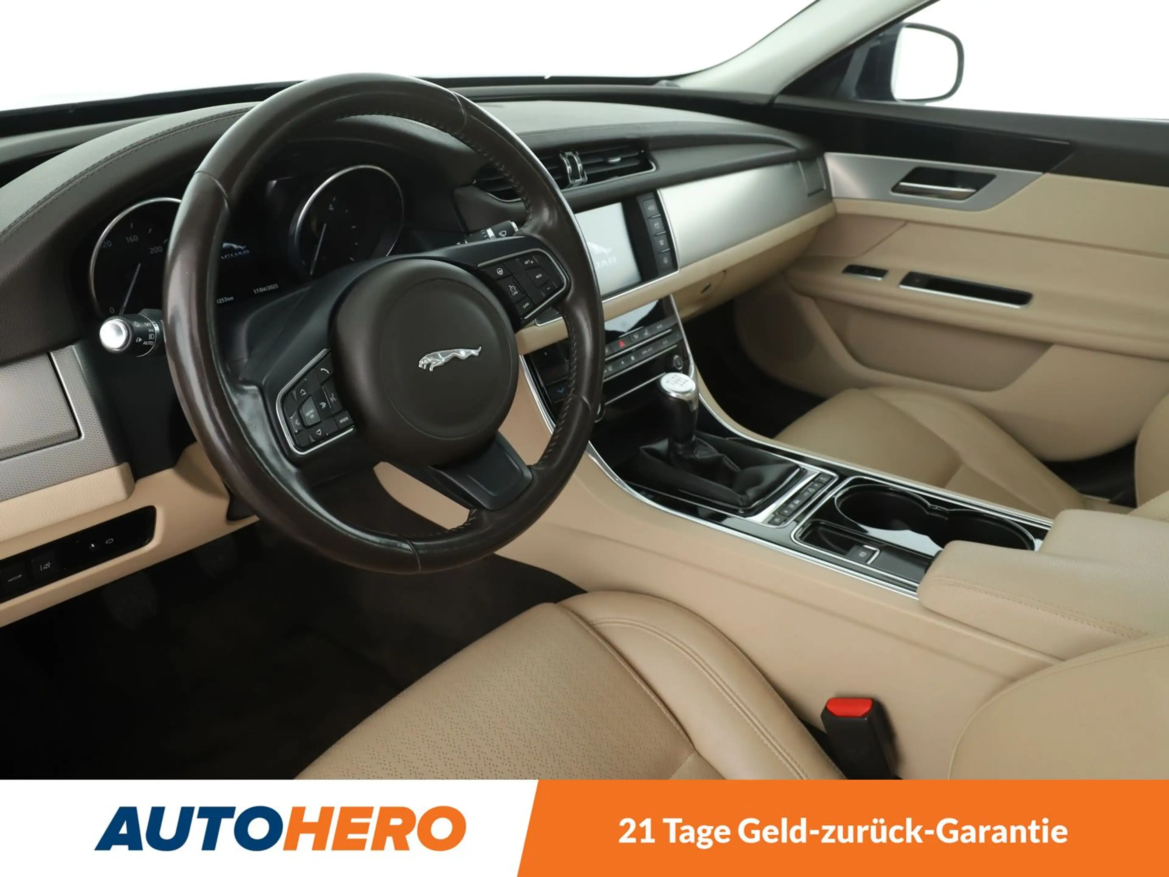 Jaguar XF 20d Prestige Aut.*XENON*CAM*TEMPO*AHK*SHZ*KLIMA* — photo 13