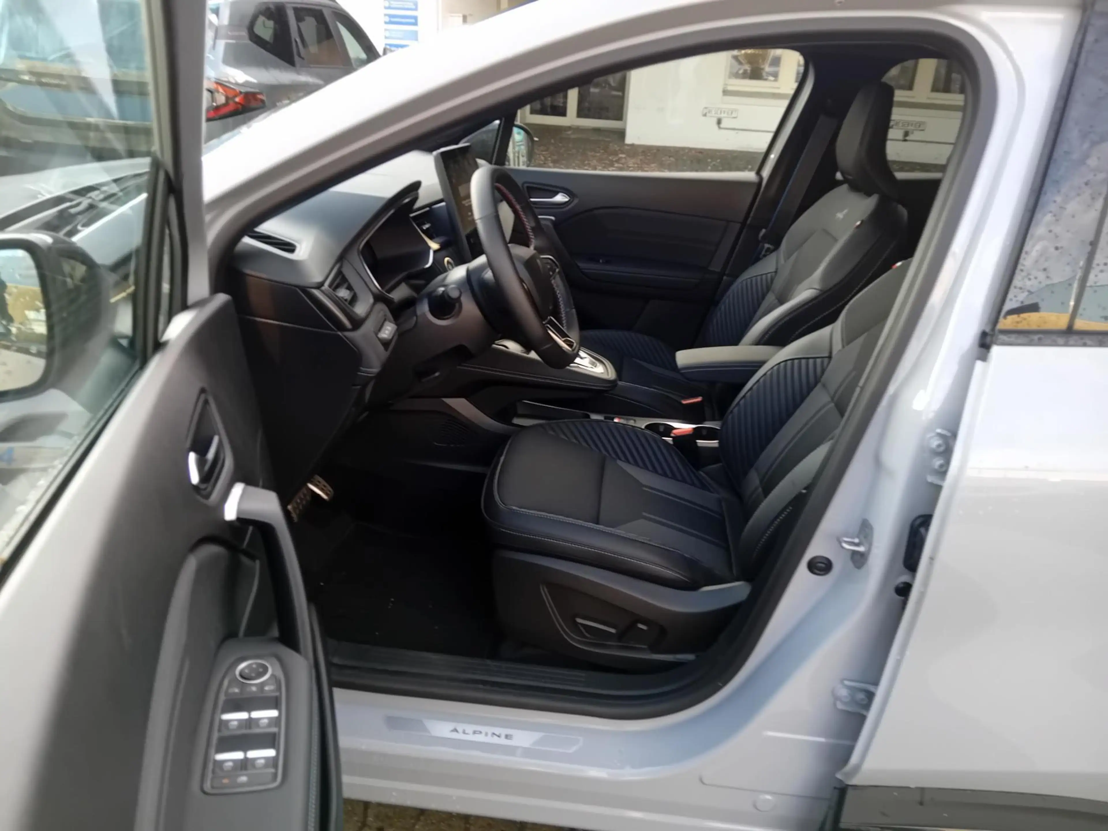 Renault Symbioz Esprit Alpine E-Tech Full Hybrid 145 — photo 10
