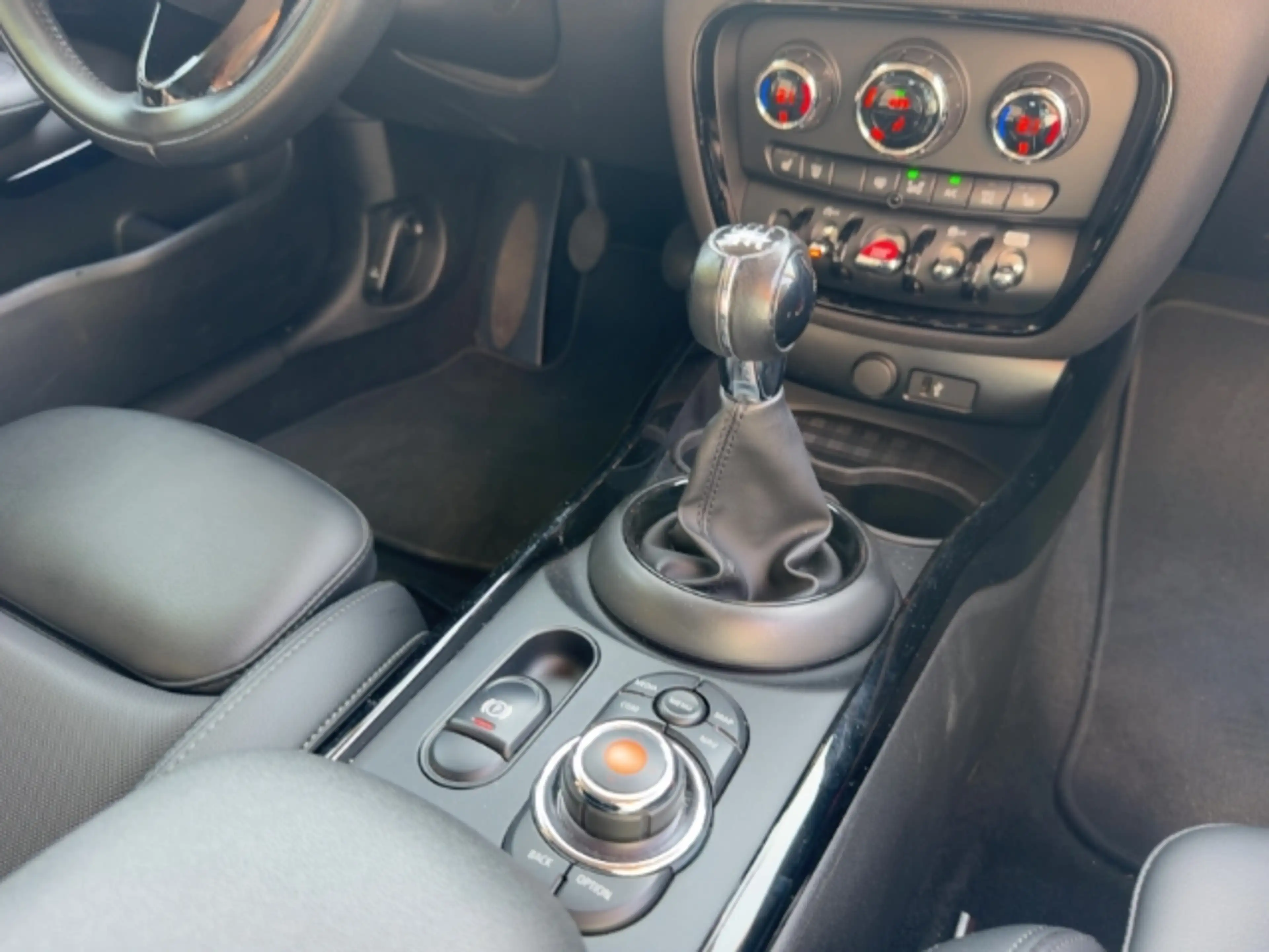 MINI One Clubman Navi Digitales Cockpit LED Mehrzonenklima 2-Zonen- — photo 11
