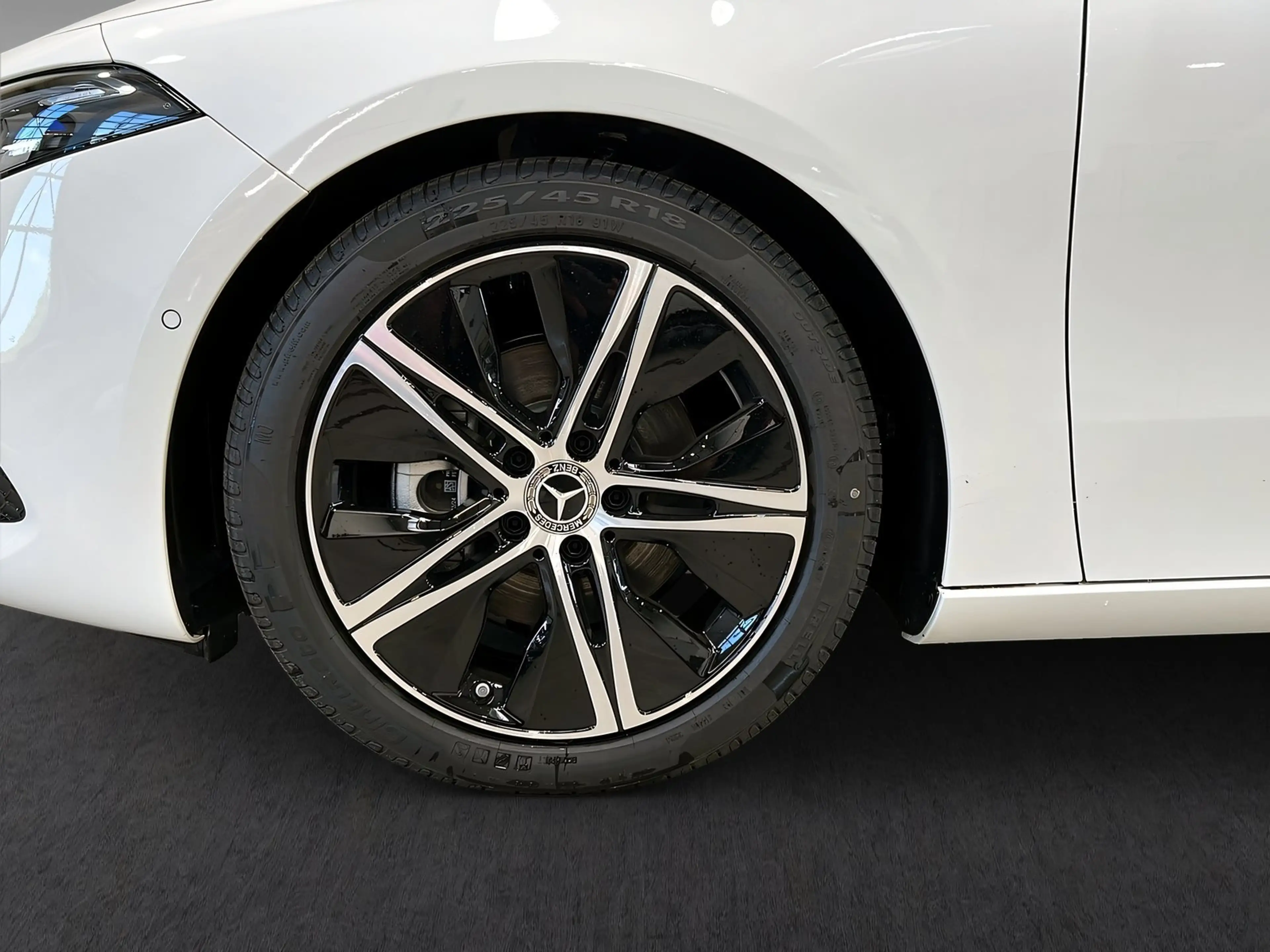 Mercedes-Benz A 200 PROGRESSIV+MULTI+NIGHT+Pano+StHz+DISTRONIC — photo 7