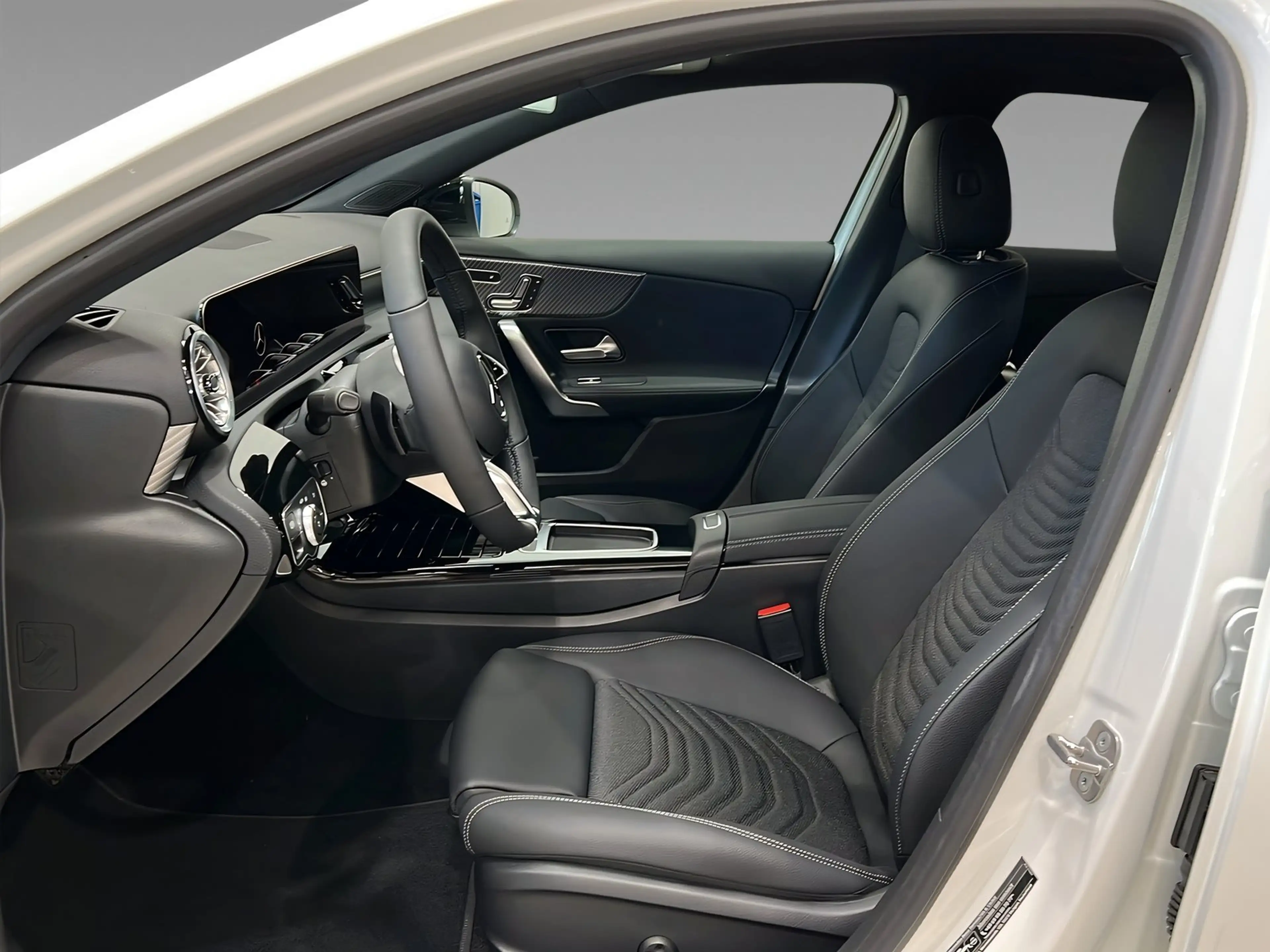 Mercedes-Benz A 200 PROGRESSIV+MULTI+NIGHT+Pano+StHz+DISTRONIC — photo 8