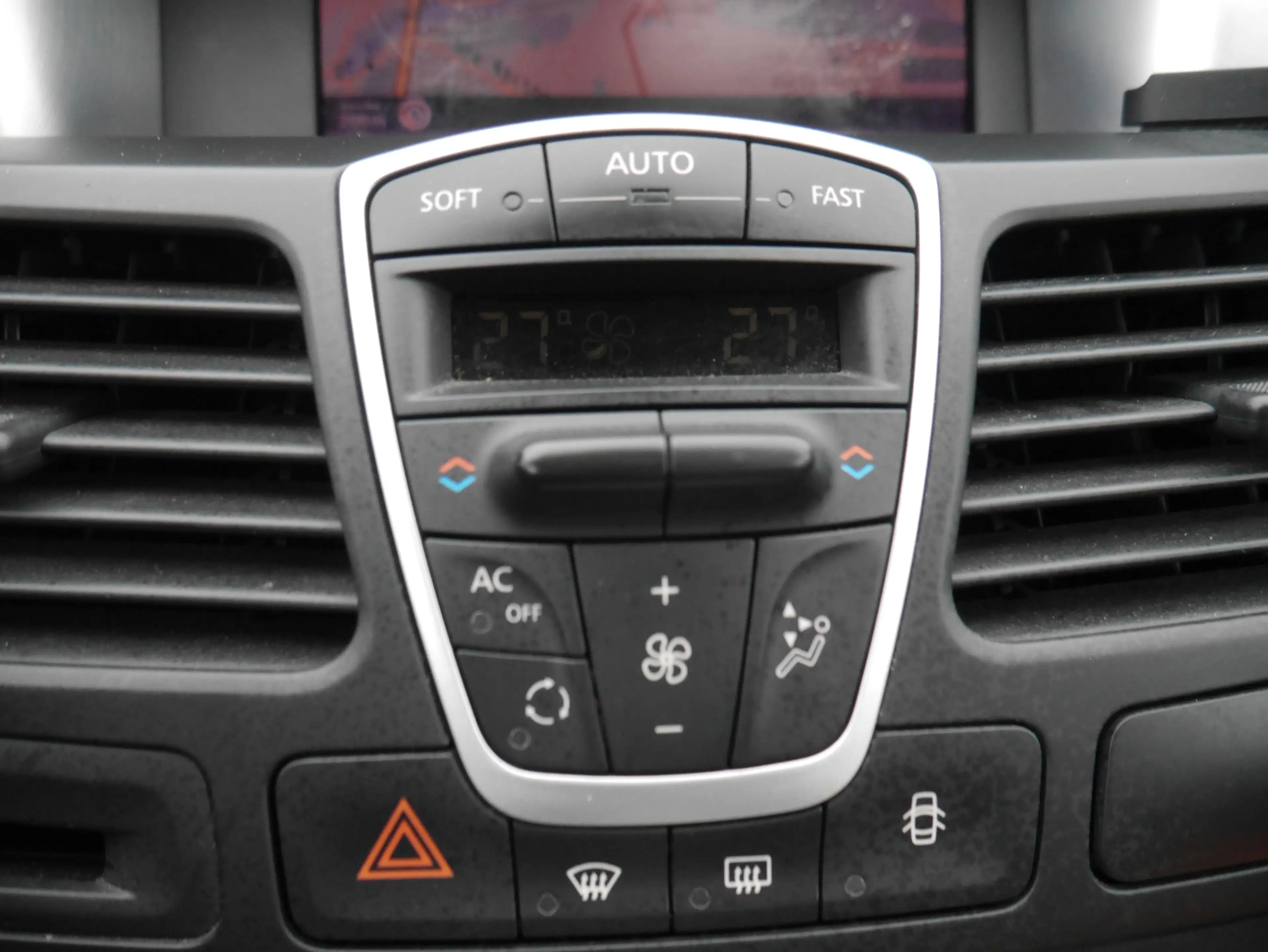Renault Laguna Laguna Coupé 3.5i V6auto*GPS*CUIR*XENON* — photo 9