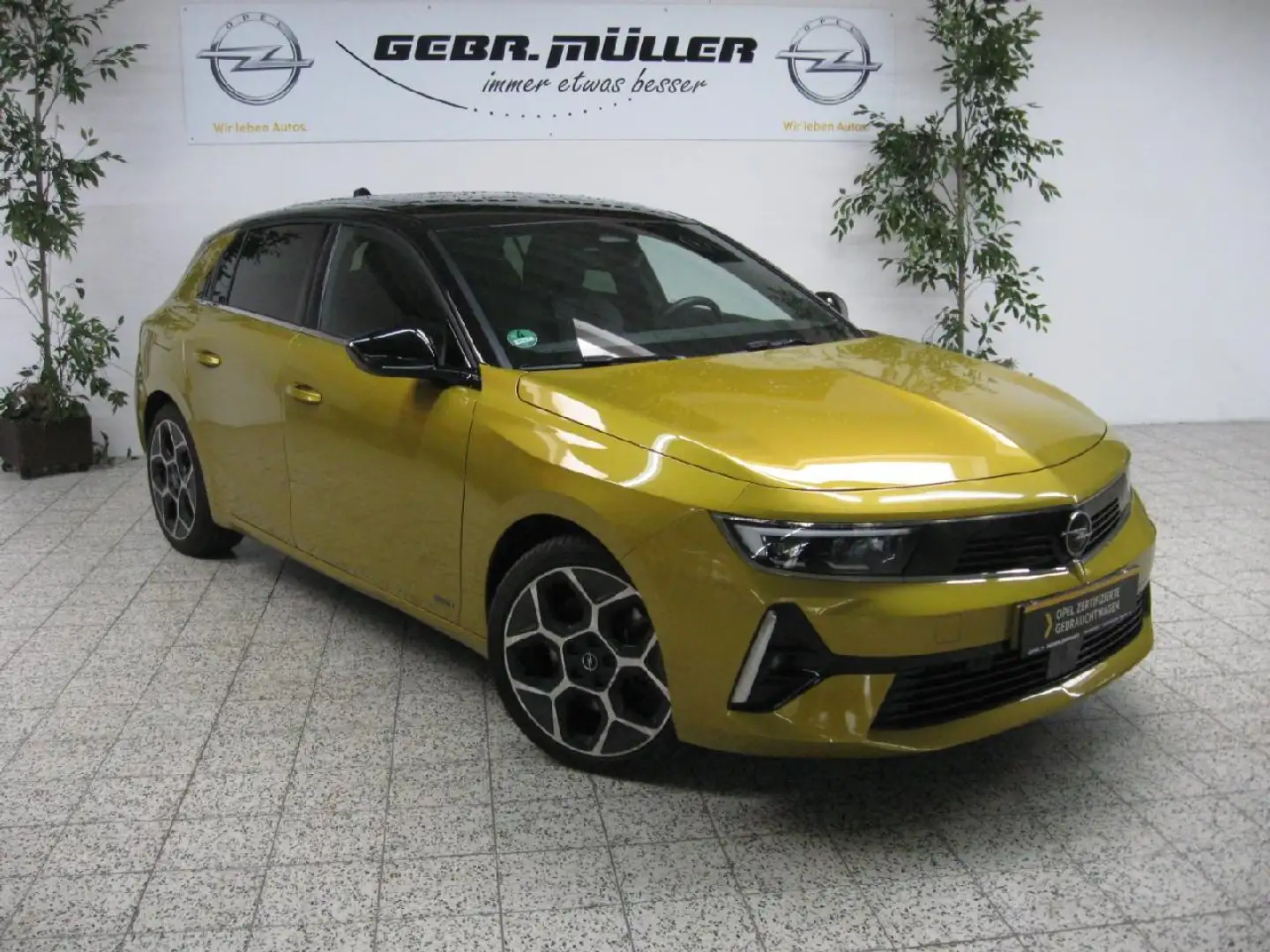 Opel Astra Ultimate Plug-in-Hybrid Gelb - 1