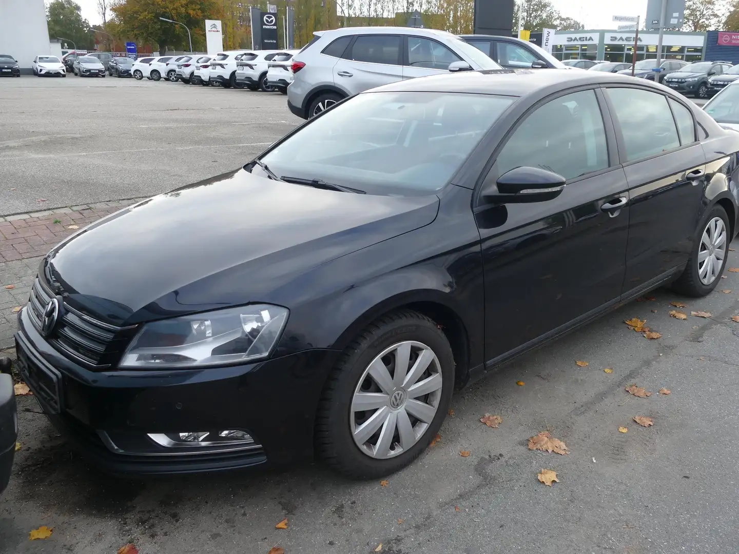 Volkswagen Passat 1.6 TDI BMT  Limousine Klimaautomatik Tempomat Ein Schwarz - 1