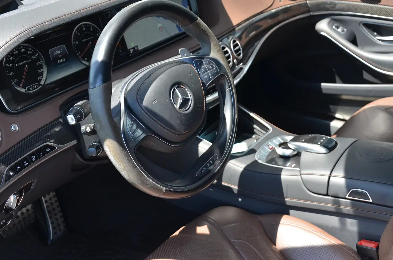Mercedes-Benz S-Class снимка Mercedes-Benz S-Class