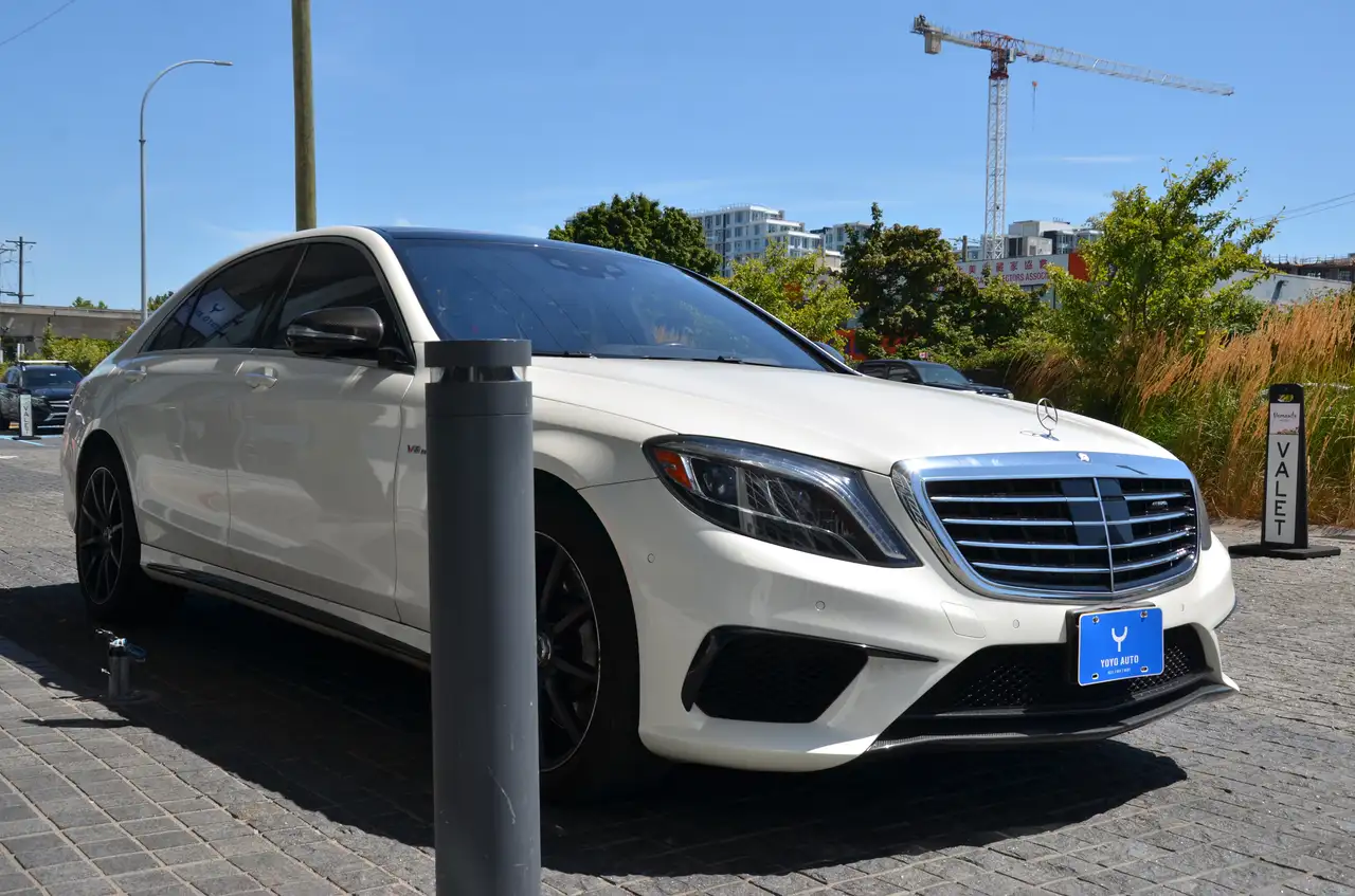 Mercedes-Benz S-Class снимка Mercedes-Benz S-Class