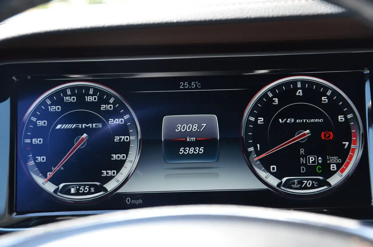 Mercedes-Benz S-Class снимка Mercedes-Benz S-Class
