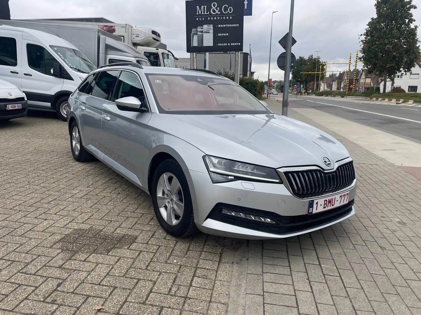 Skoda Superb Superb Combi 1.6 CR TDi Style DSG Argent - 1