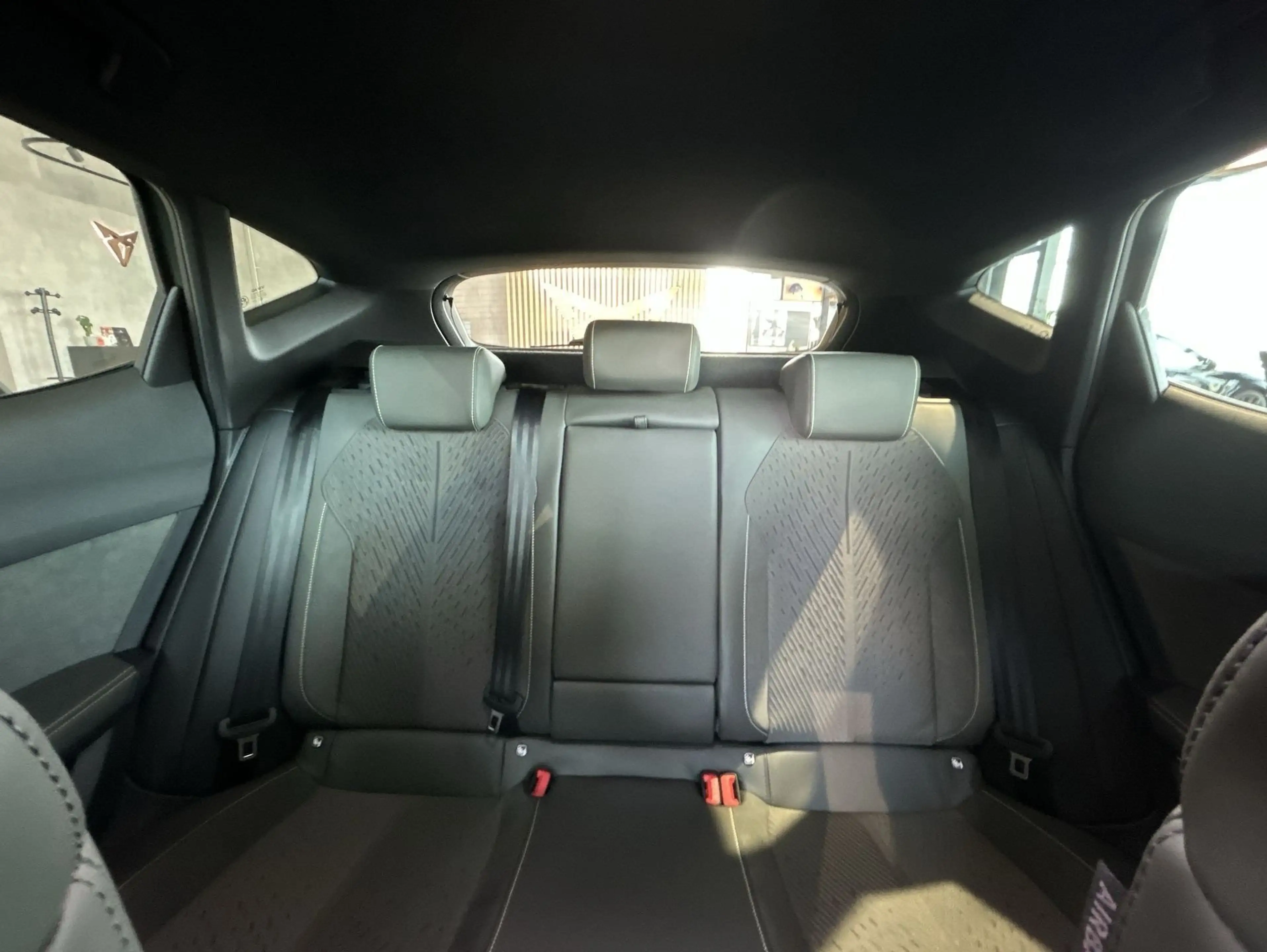 CUPRA Formentor 2.0 TSI 4Drive VZ W Matrix ACC LED RFK — photo 9