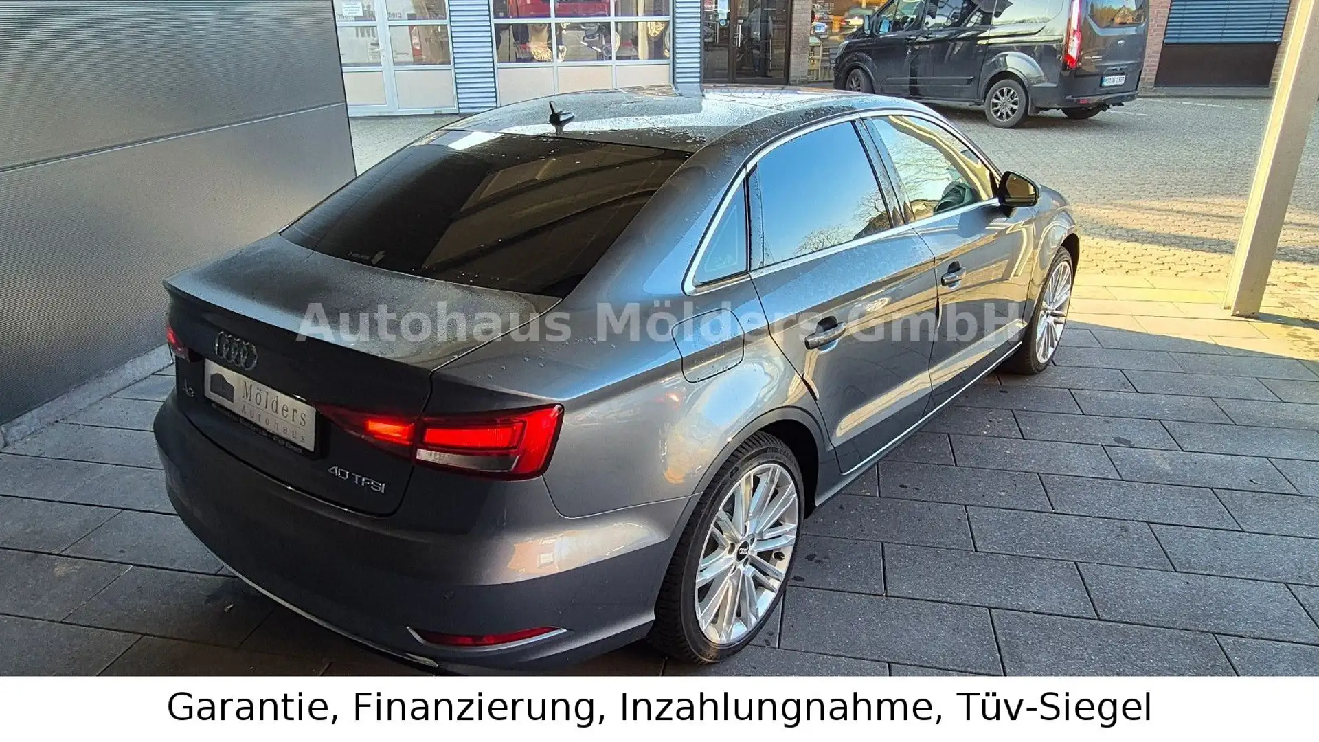 Audi A3 40 TFSI  Lim.*Garantie*S-Tronic*Navi*279€ mtl Grijs - 2