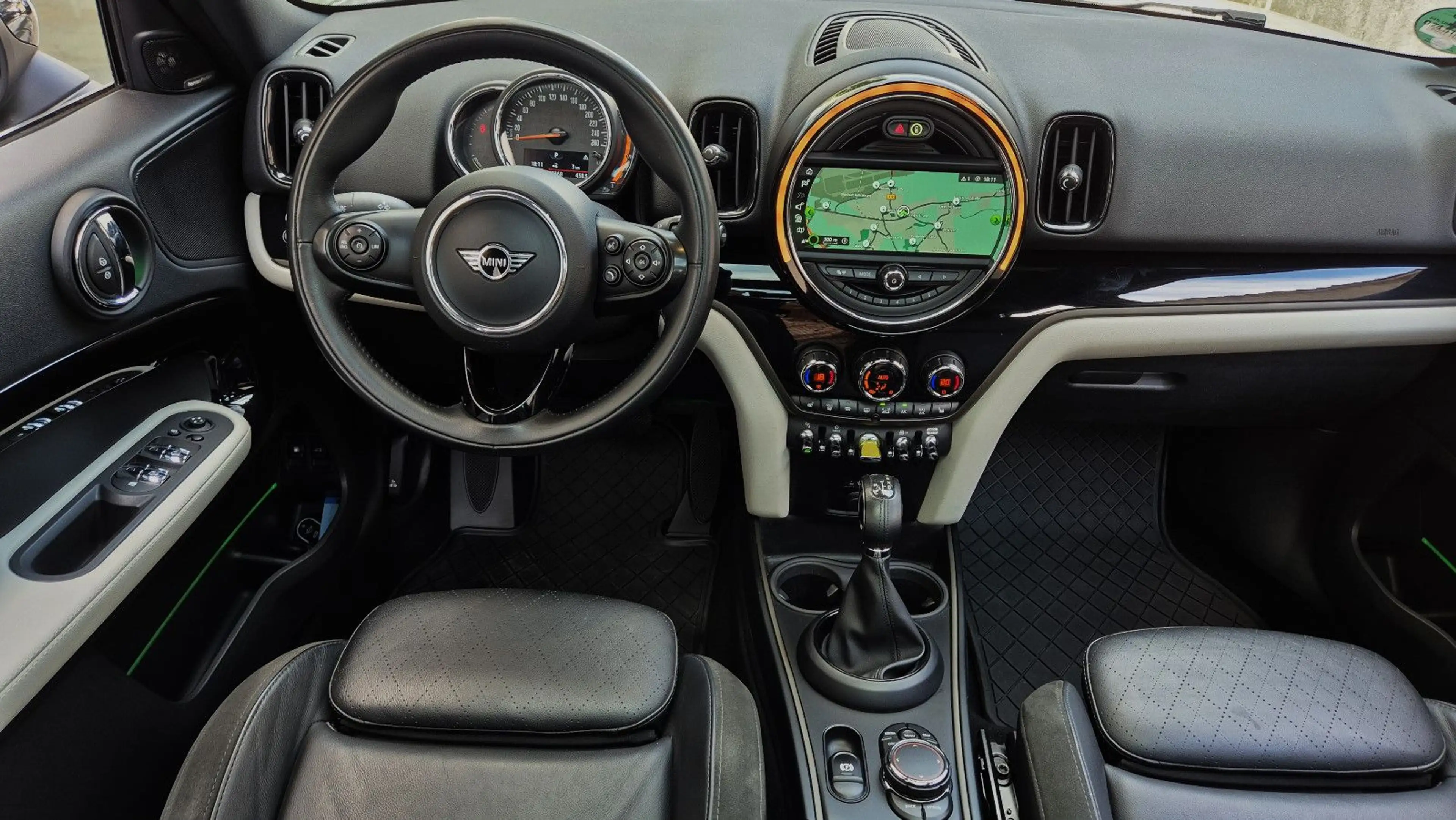 MINI Cooper SE Countryman Countryman SE ALL4 Chilli/HK/LED/Leder/Pano/RFK — photo 8
