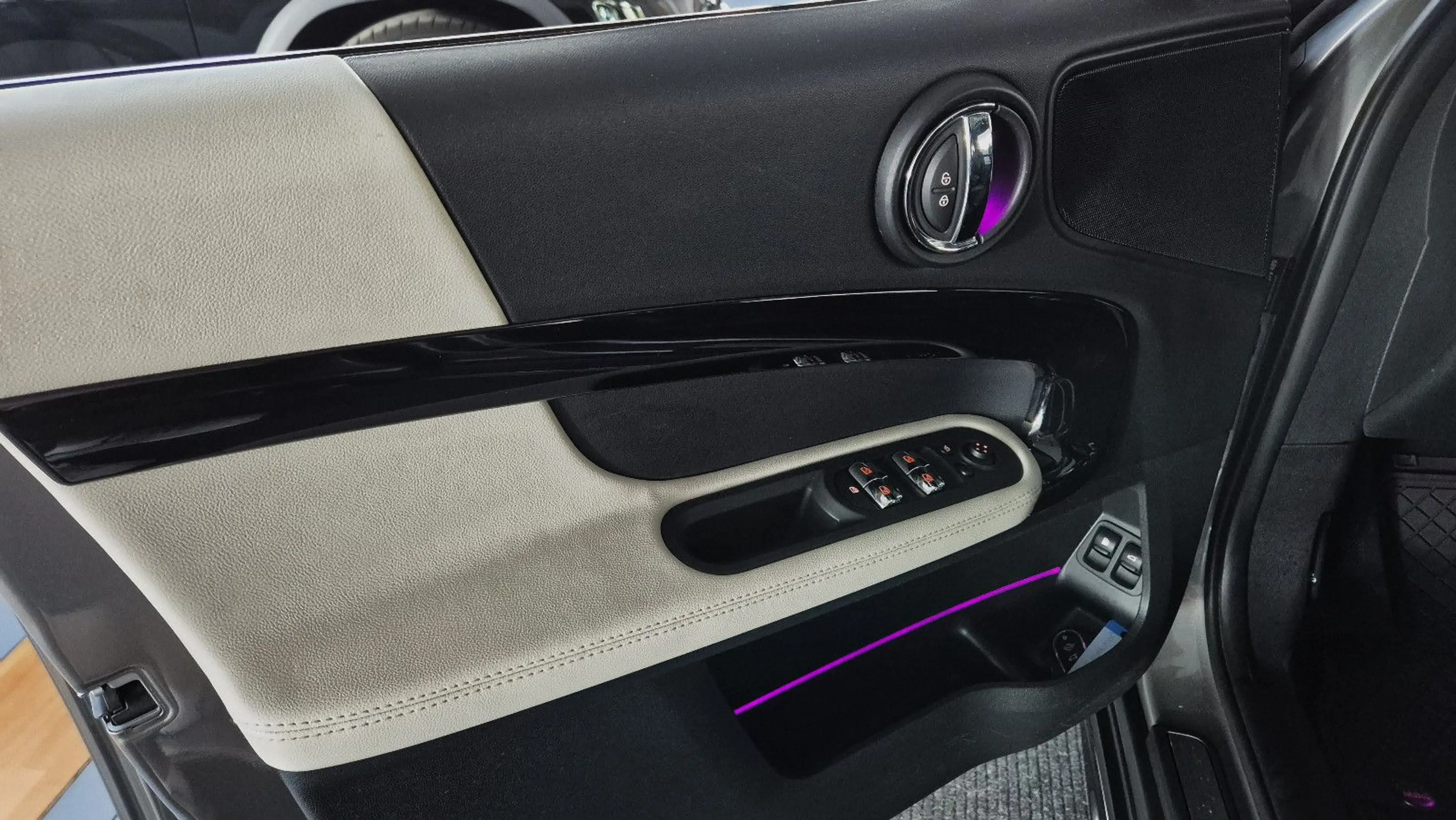 MINI Cooper SE Countryman Countryman SE ALL4 Chilli/HK/LED/Leder/Pano/RFK — photo 15