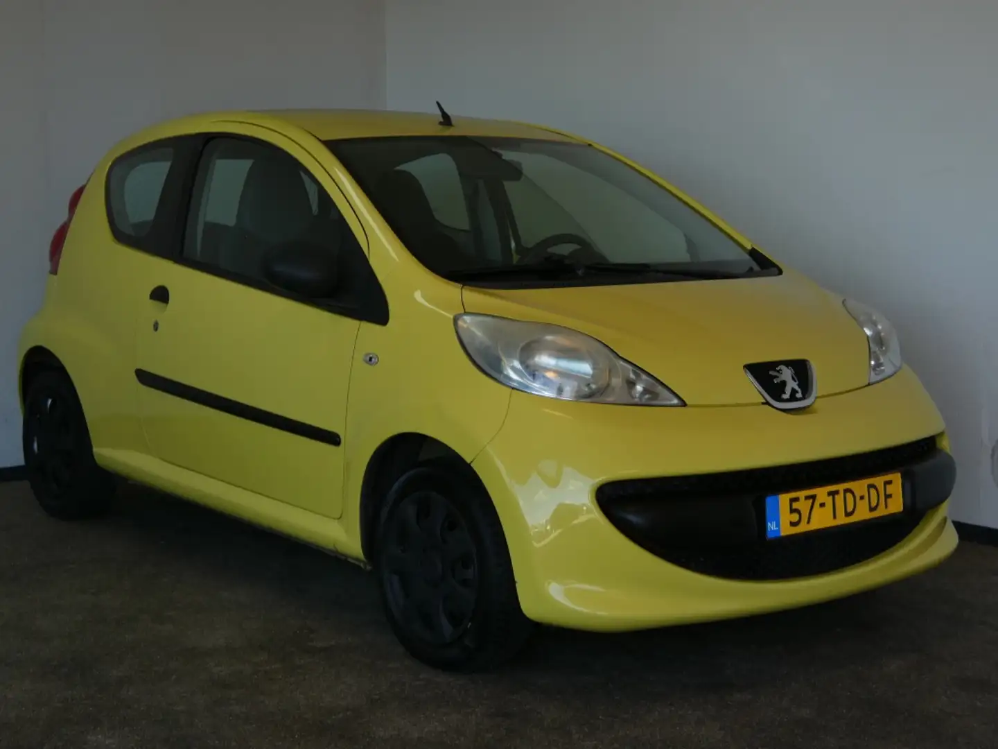 Peugeot 107 1.0-12V XR Nwe APK airco Giallo - 2