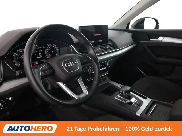 Audi Q5 view 11
