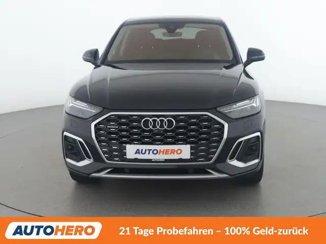 Audi Q5 view 9