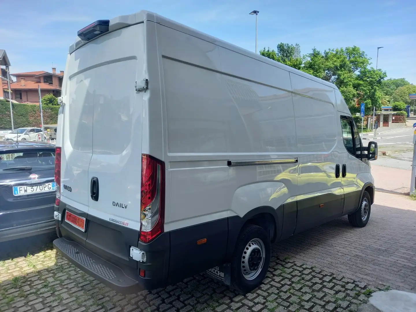 Iveco Daily 35 s 16 HI-MATIC A8 LH2 3520 Bianco - 2