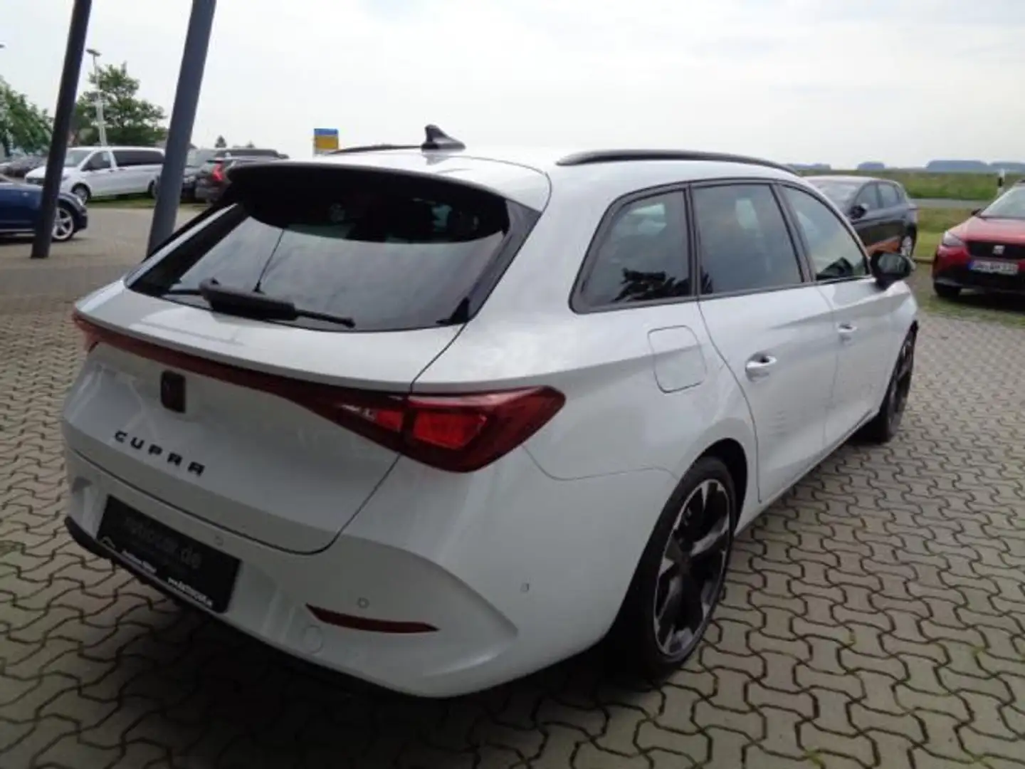 CUPRA Leon LEON SPORTSTOURER 1.5 ETSI DSG NAVI SITZH. ACC Blanc - 2