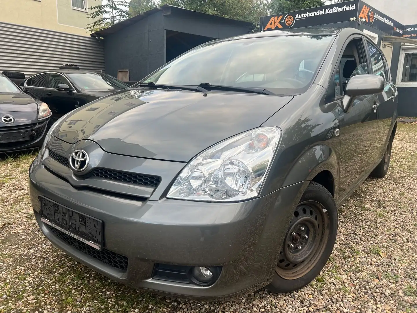 Toyota Corolla Verso 1.8 Sol *1. HAND*AUTOMATIK*7-SITZE Gris - 1