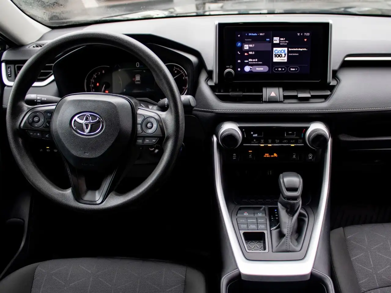 Toyota RAV 4 снимка Toyota RAV 4