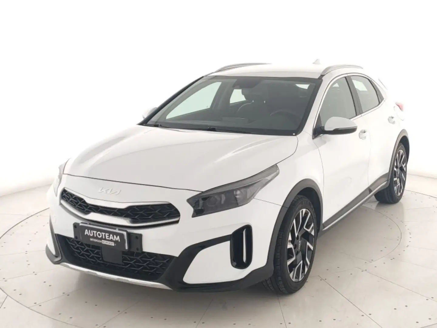 Kia XCeed 1.6 crdi mhev Business 136cv dct Blanc - 1