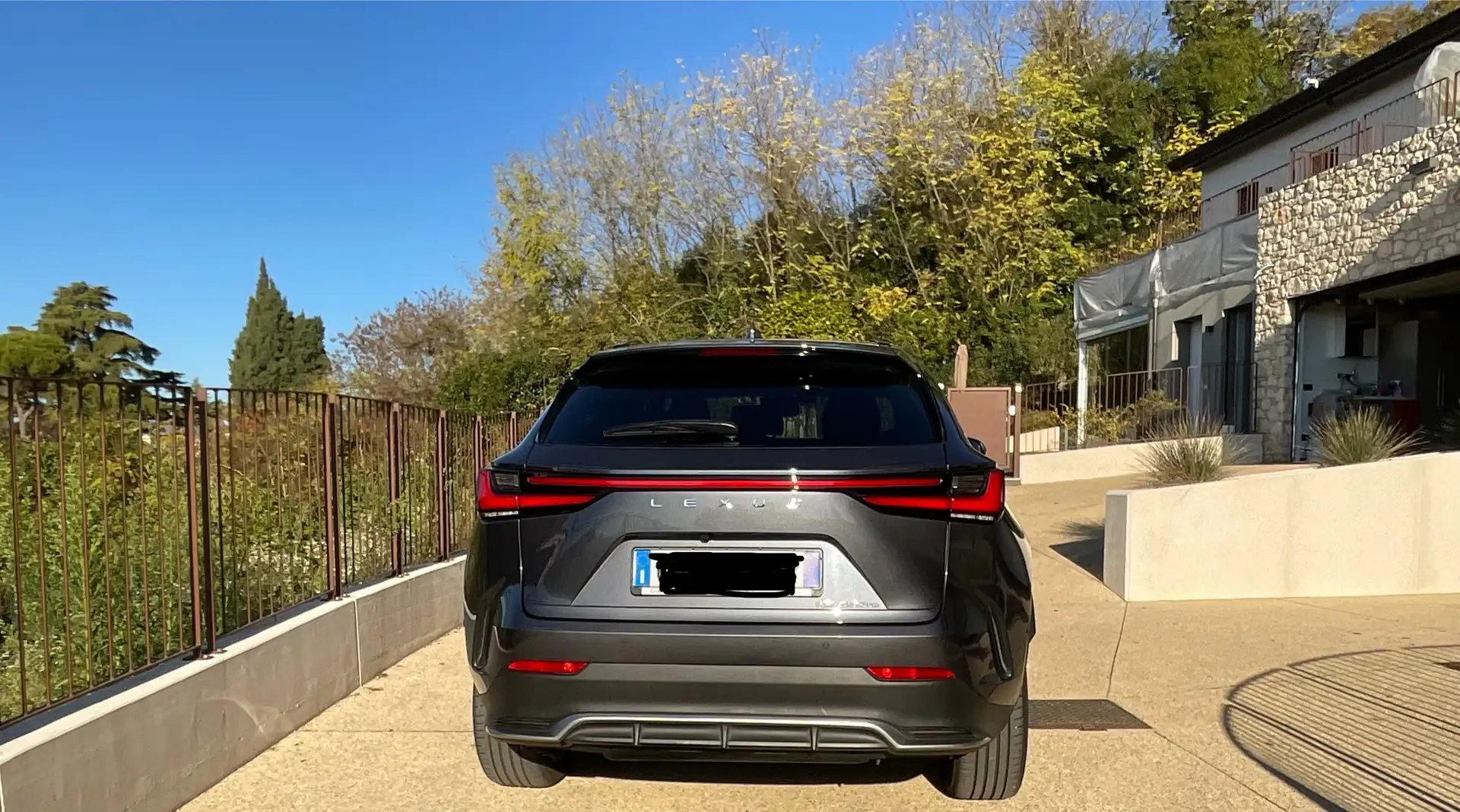 Lexus NX 450h+ NX 450h+ 2.5 phev Premium+ 4wd 309cv e-cvt - 2