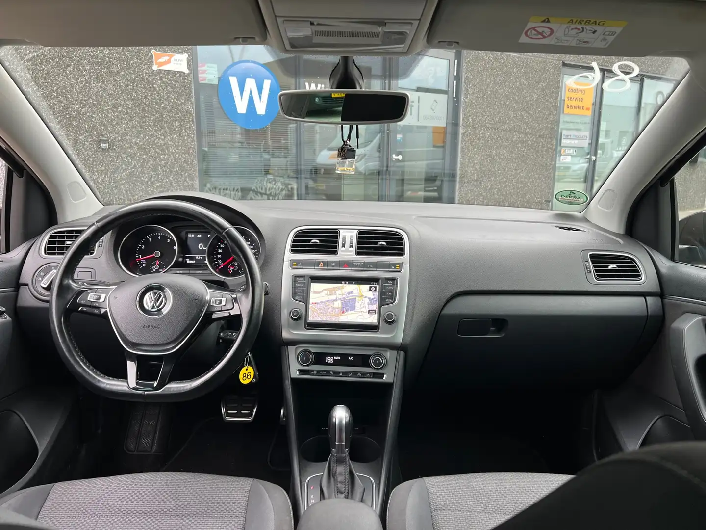 Volkswagen Polo 1.2 TSI Highline DSG\AdaptiveCruise\Clima Bruin - 2