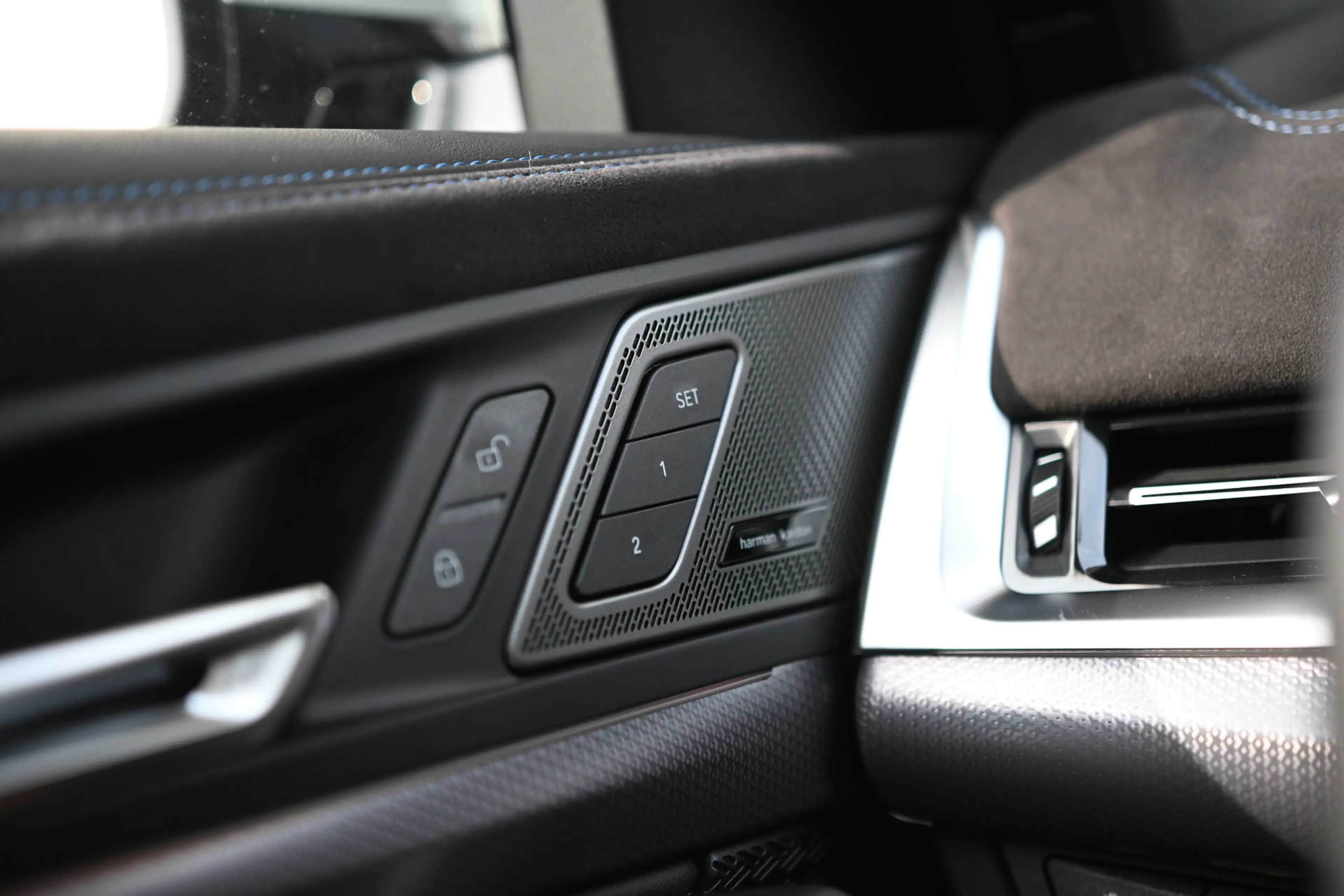 BMW iX2 eDrive20 M Sport / Panoramadak / Trekhaak / M Spor — photo 12