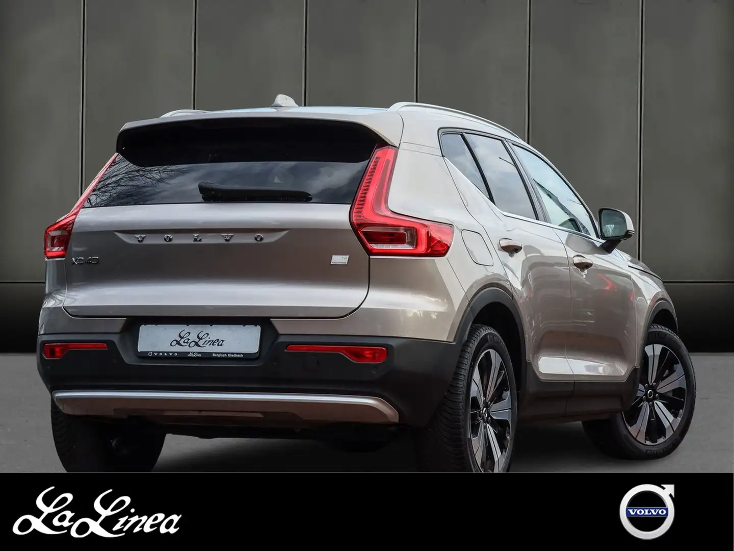 Volvo XC40 T4 Ultimate Bright Recharge Plug-In Hybrid 2WD Braun - 2