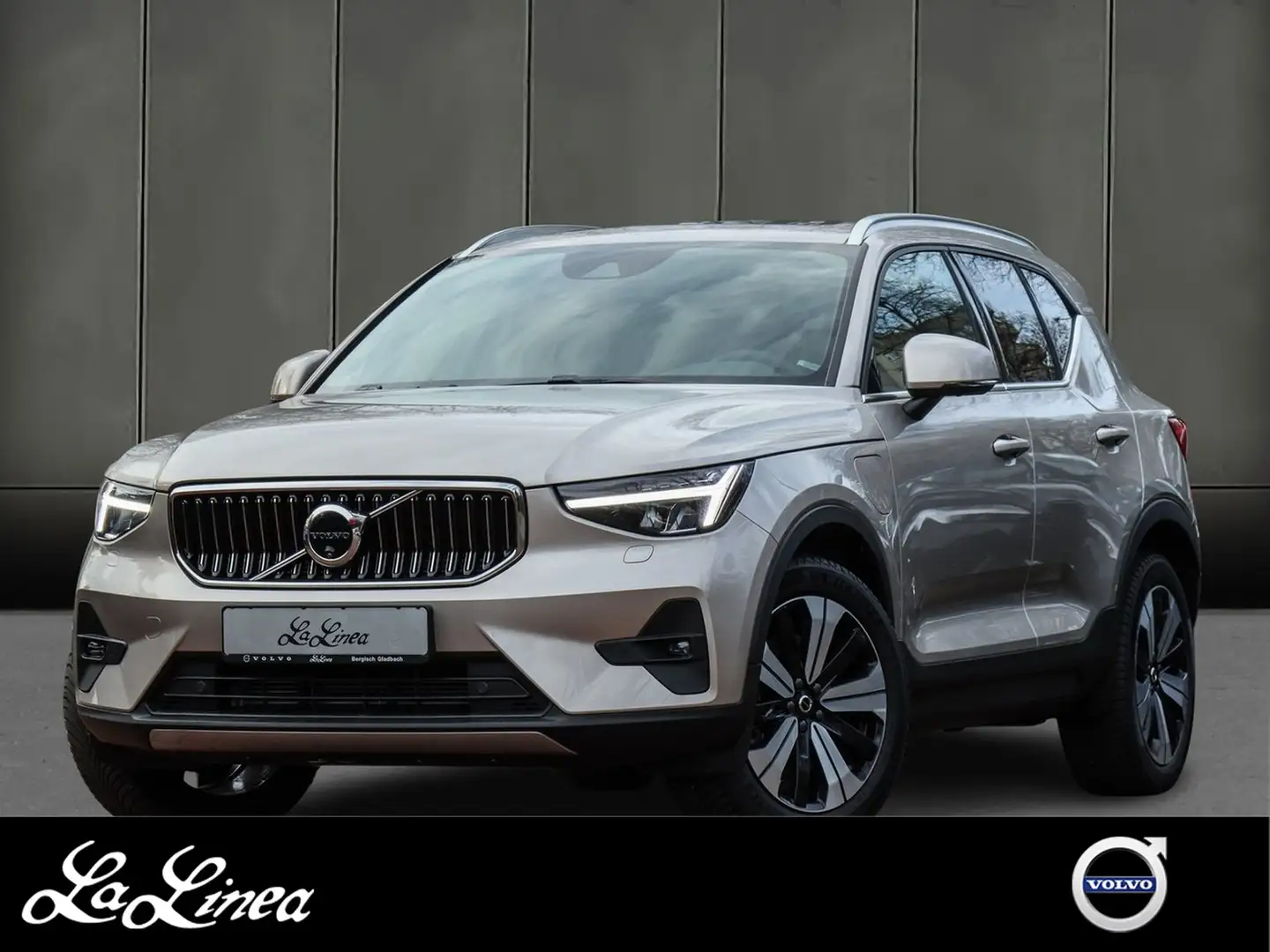 Volvo XC40 T4 Ultimate Bright Recharge Plug-In Hybrid 2WD Braun - 1