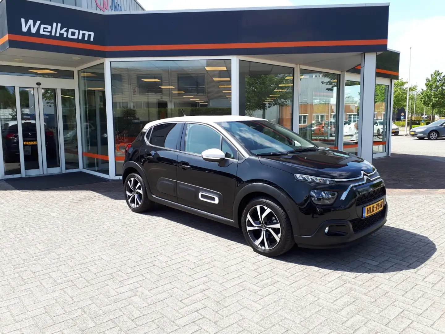 Citroen C3 1.2 PT Shine AUTOMAAT Zwart - 1