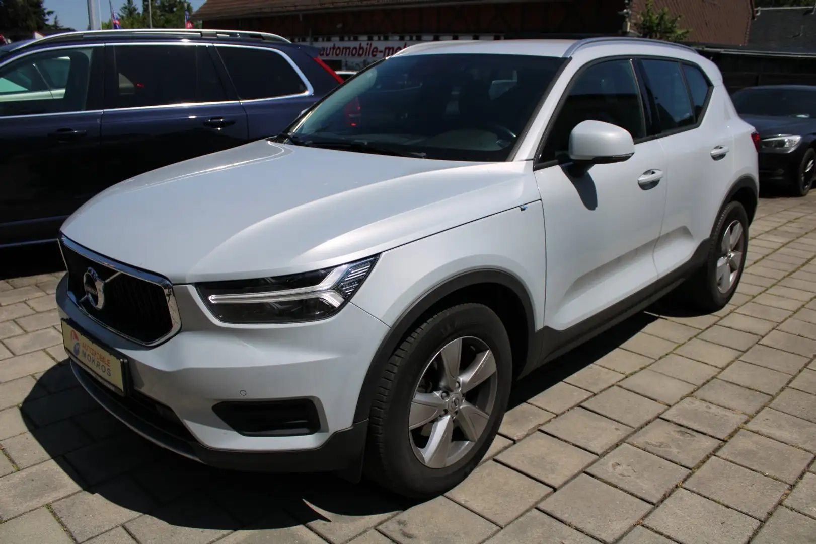 Volvo XC40 T3 Momentum Pro LED Navigation Leder Rückfakam AHK Gümüş rengi - 1