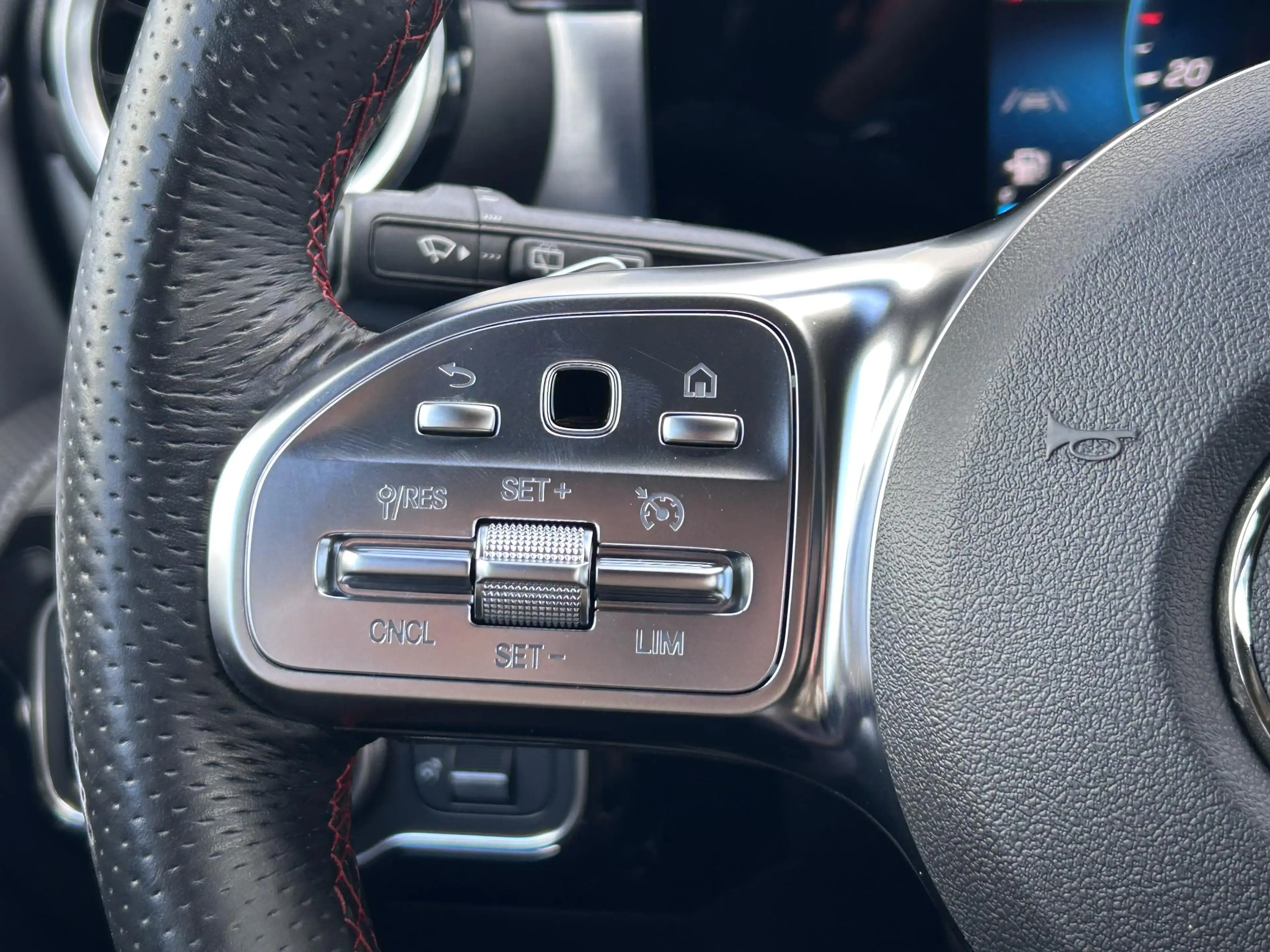 Mercedes-Benz A 200 Business Solution AMG — photo 10