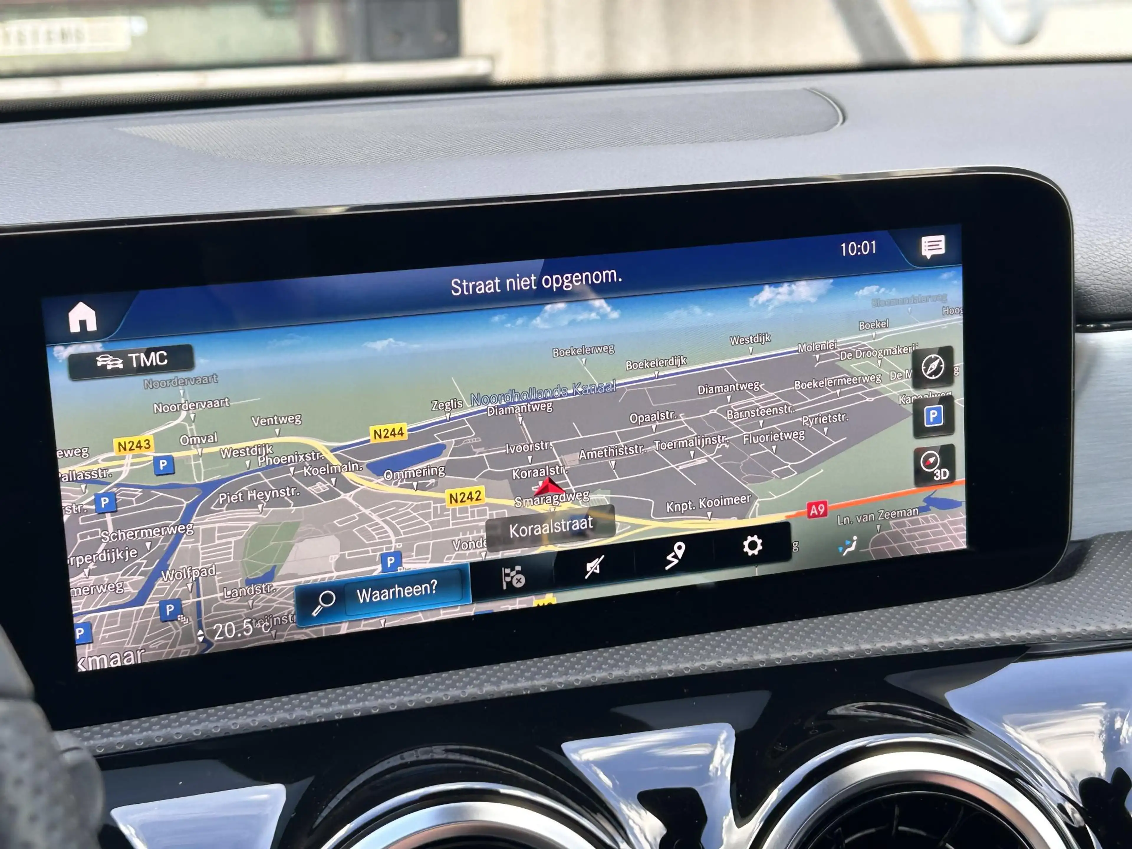 Mercedes-Benz A 200 Business Solution AMG — photo 12