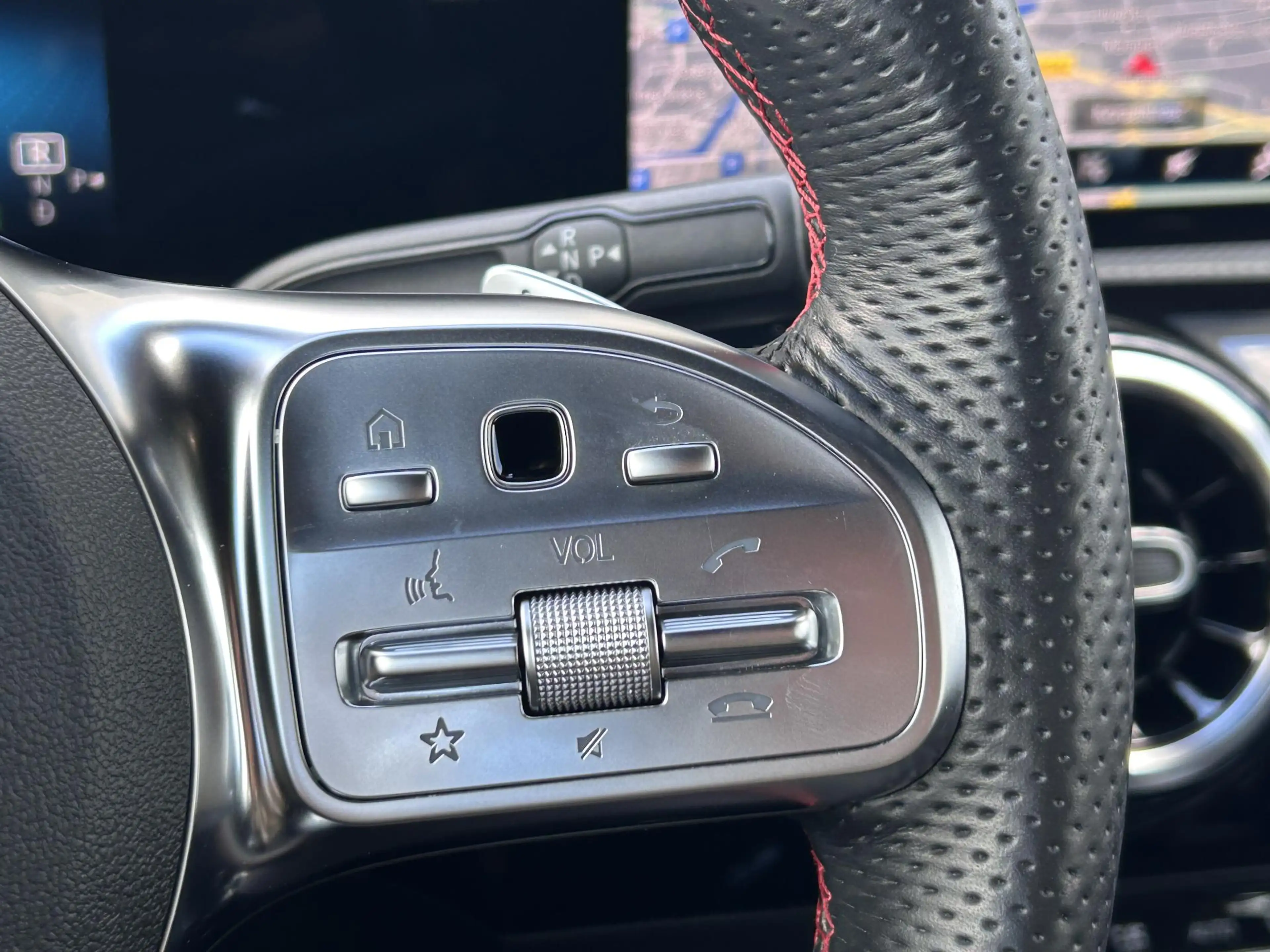 Mercedes-Benz A 200 Business Solution AMG — photo 11