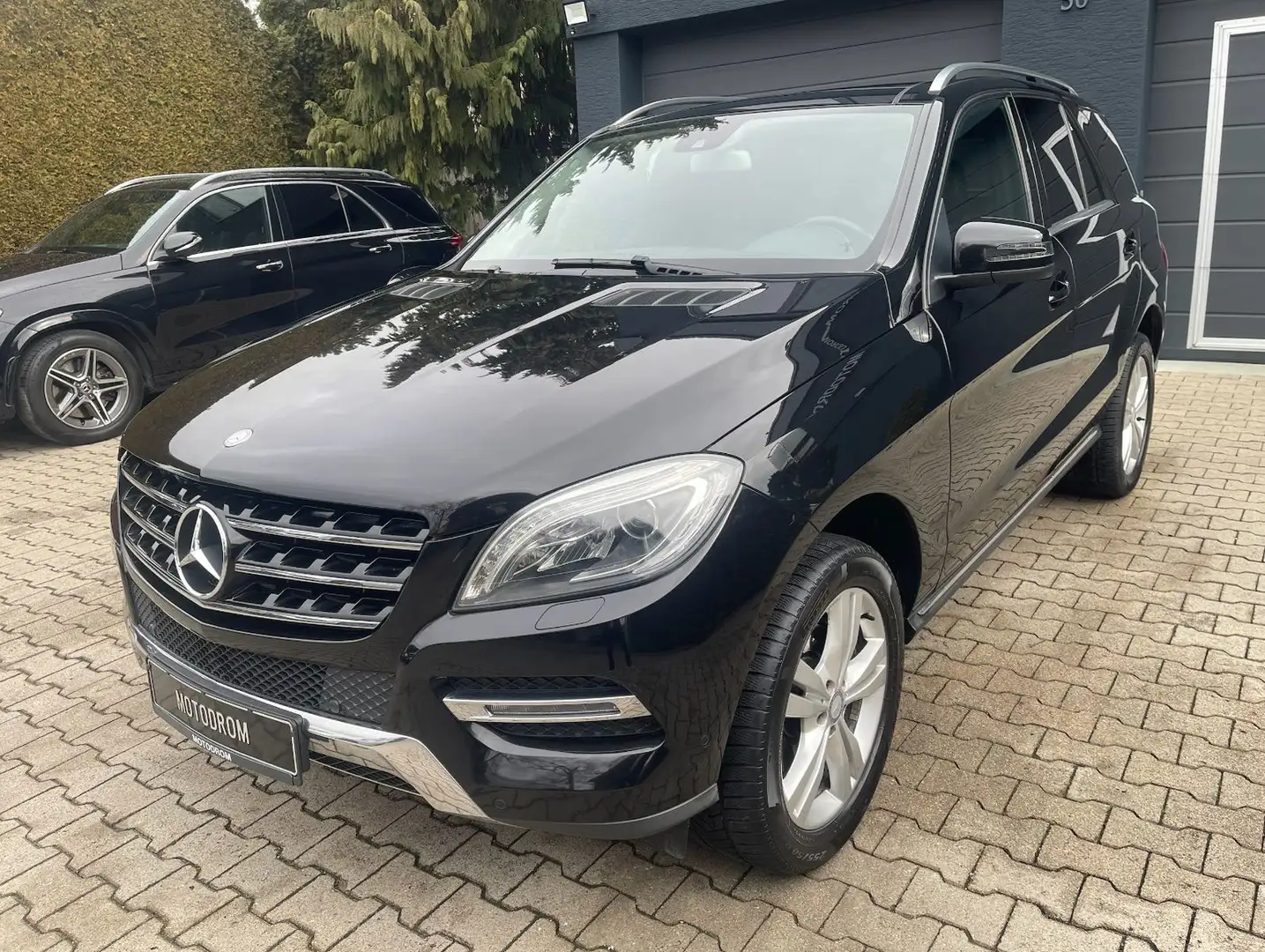 Mercedes-Benz ML 350 ML350d GLE350d PANORAMA LEDER KAMERA EURO6 Schwarz - 1