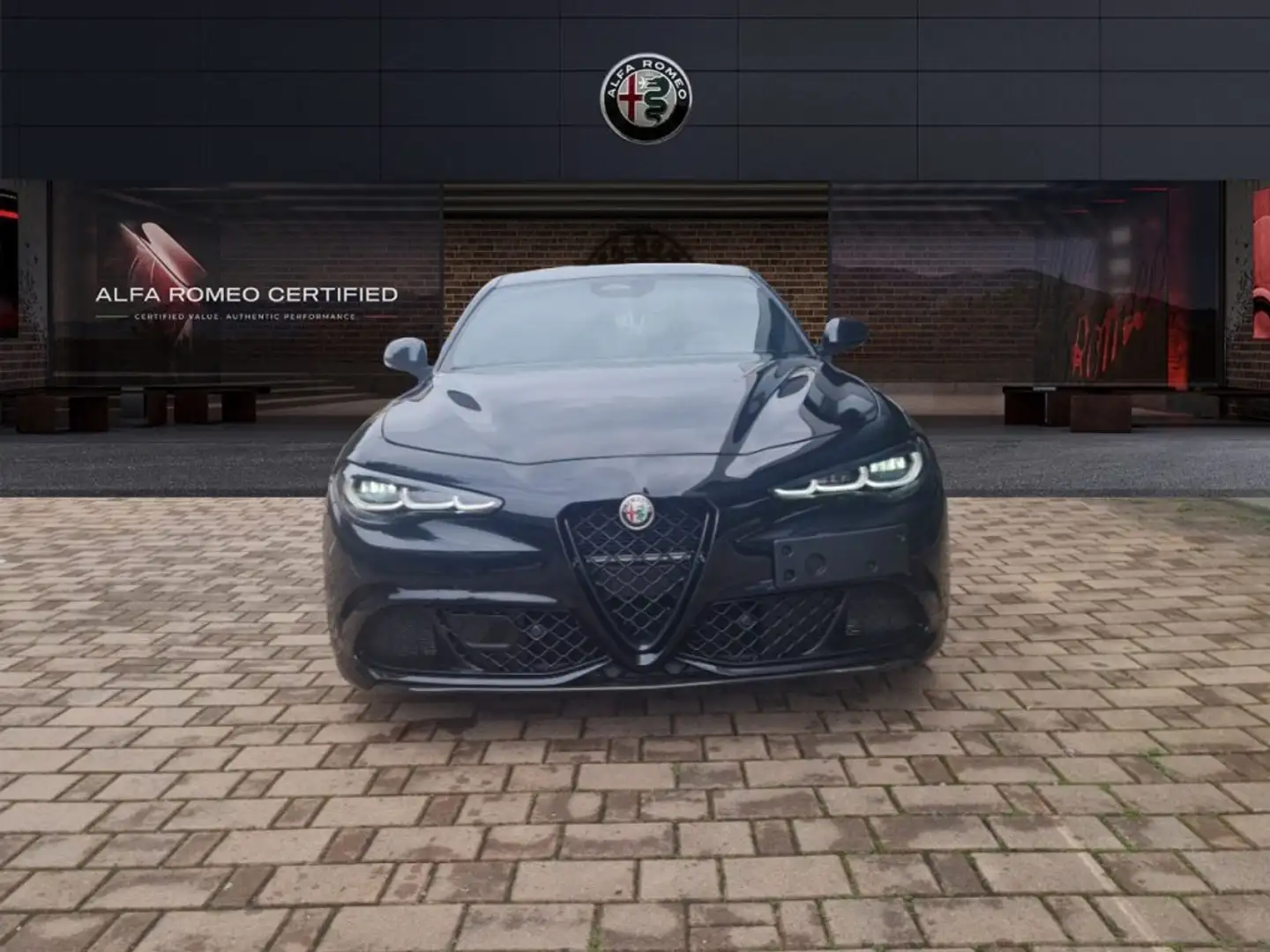 Alfa Romeo Giulia 2.9 V6 Bi-Turbo AT8 Quadrifoglio Noir - 2