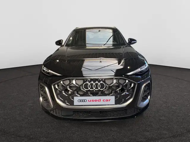 Audi Q5 view 12