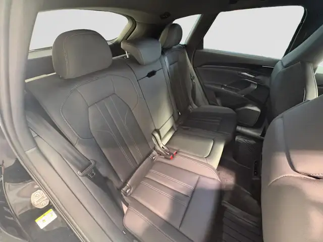 Audi Q5 view 7