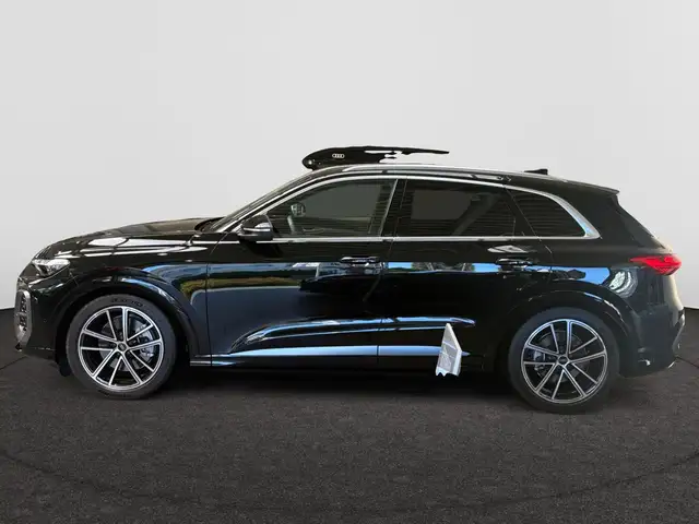 Audi Q5 view 2