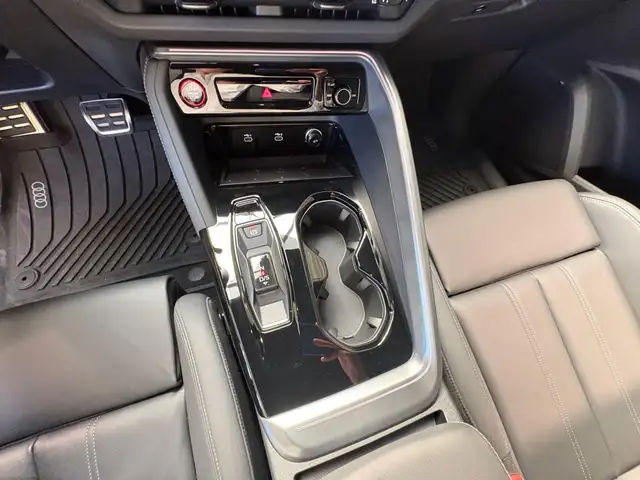 Audi Q5 view 15