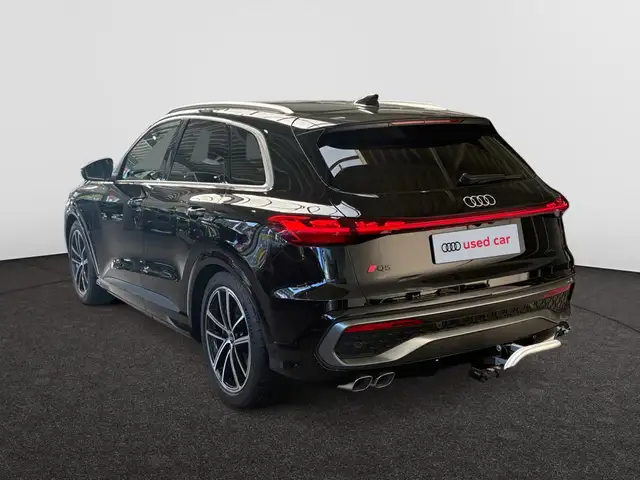 Audi Q5 view 3